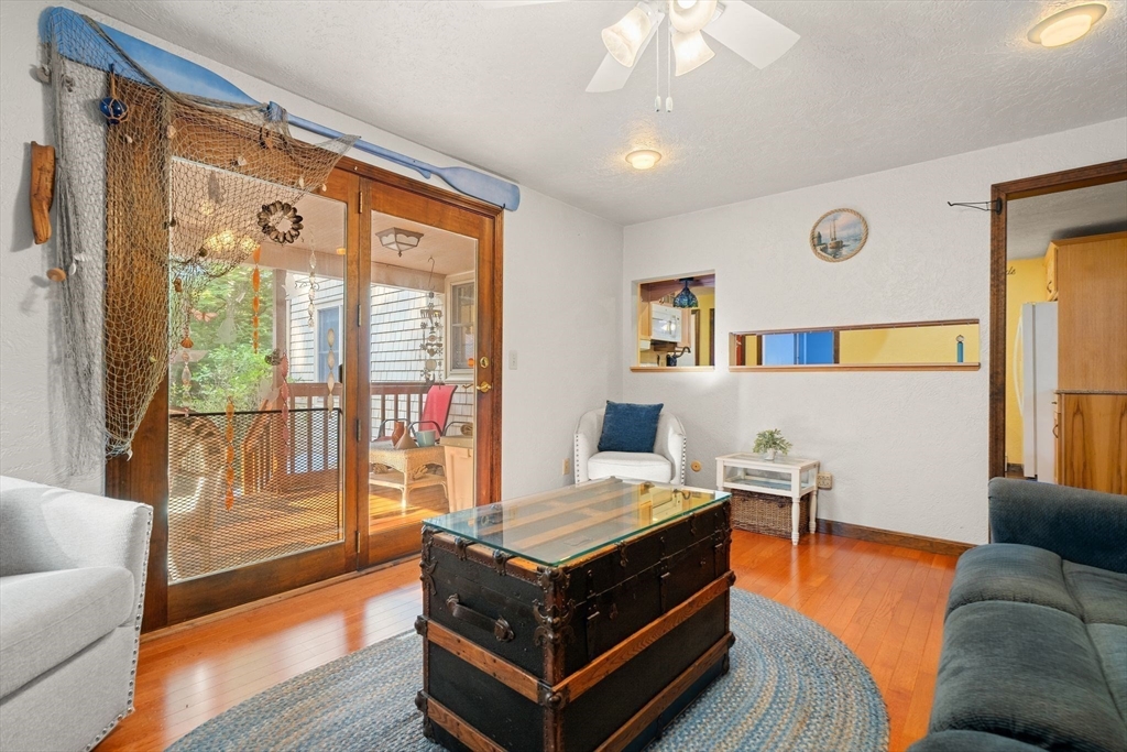 60 Canterbury Dr