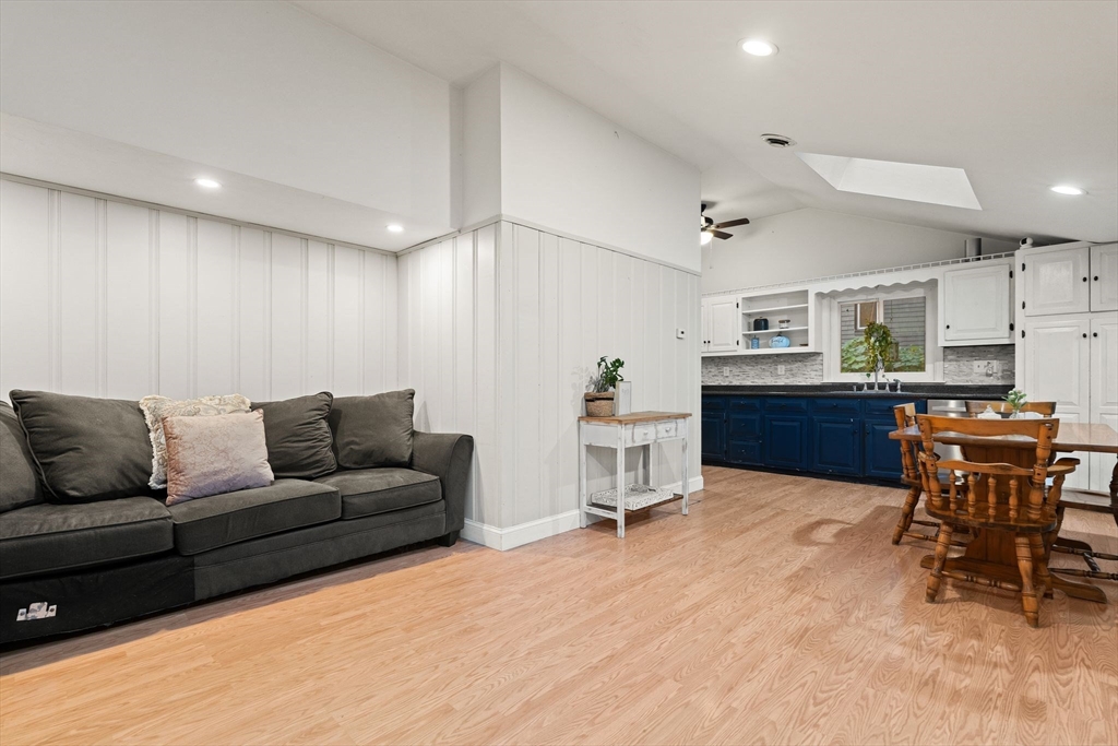 61 Cedar Dr