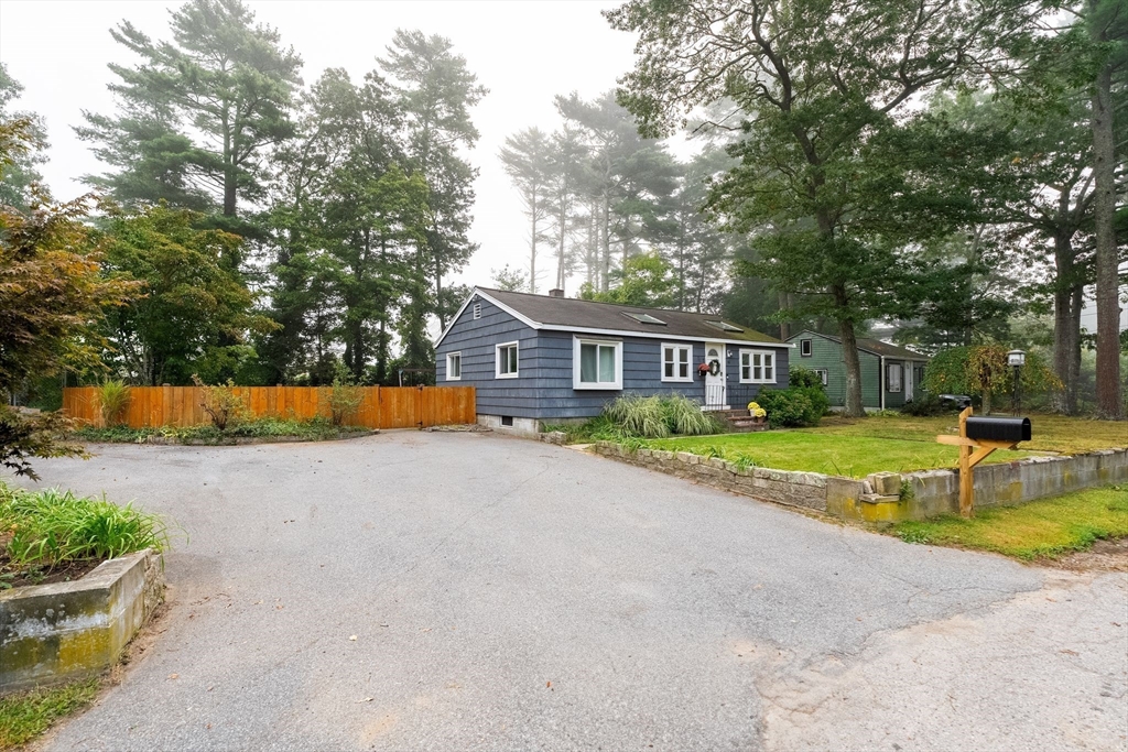 61 Cedar Dr
