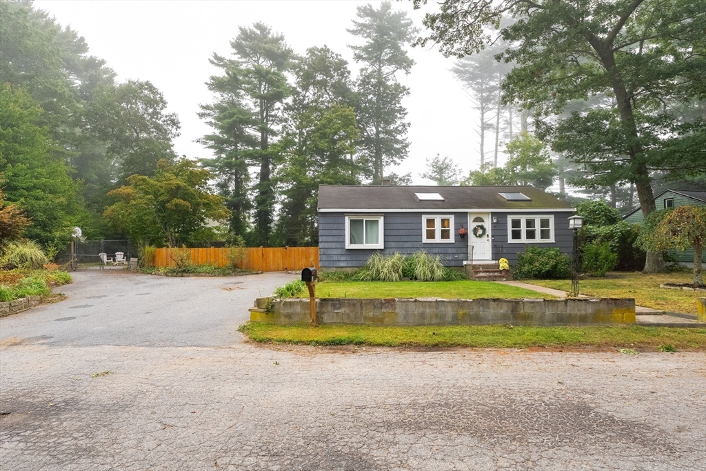61 Cedar Dr