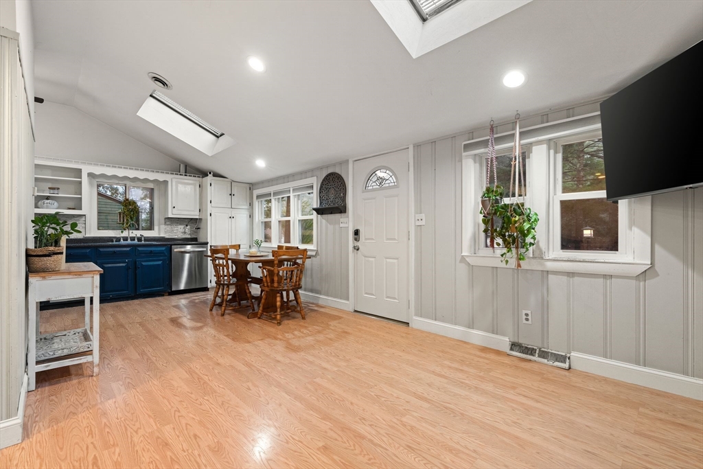 61 Cedar Dr