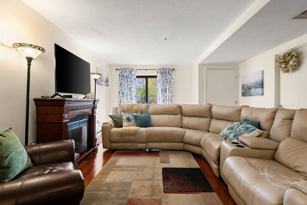 200 Burkhall St # 109