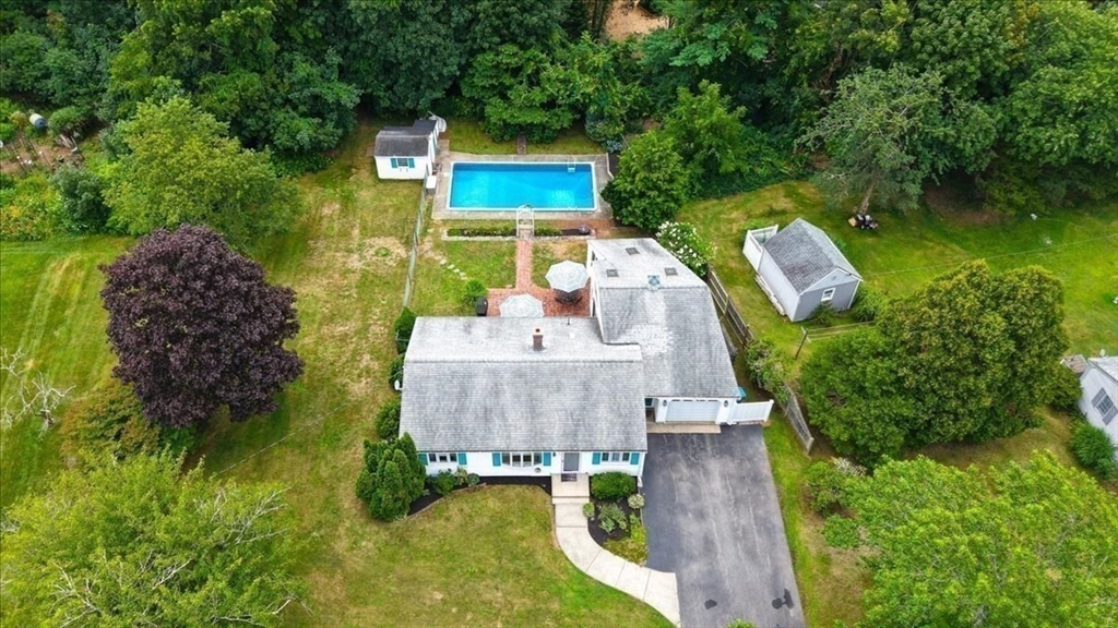 33 Homestead Ln