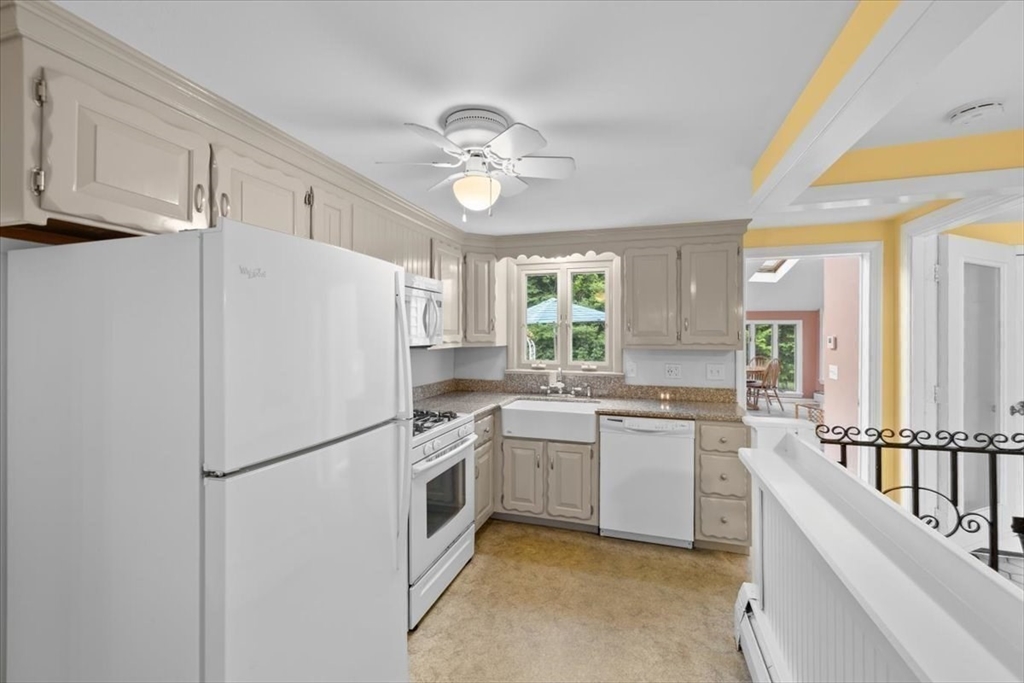 33 Homestead Ln