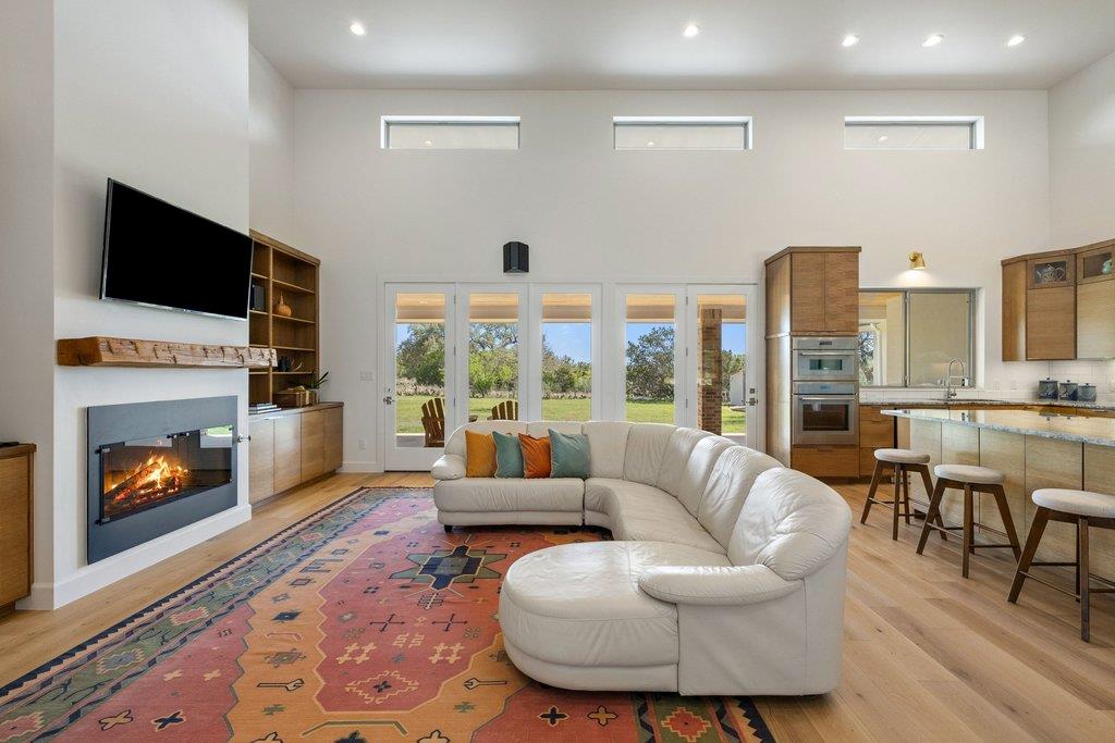 405 Spicewood Trails DR