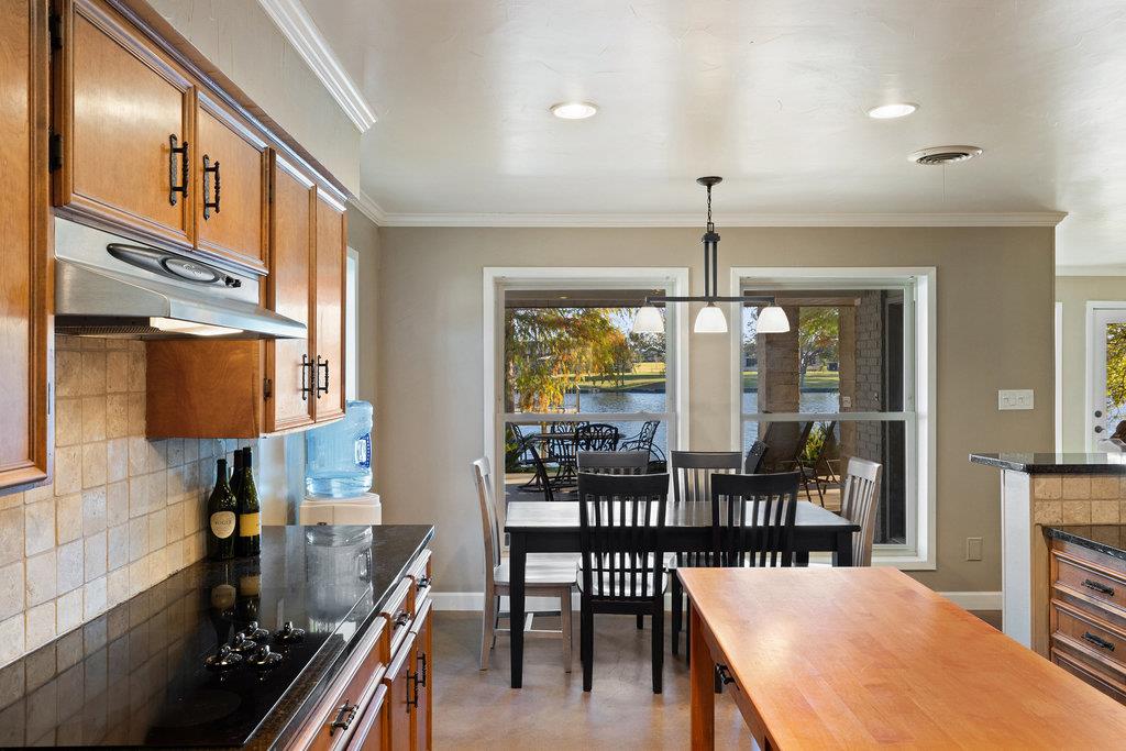 1922 Purple Sage LN
