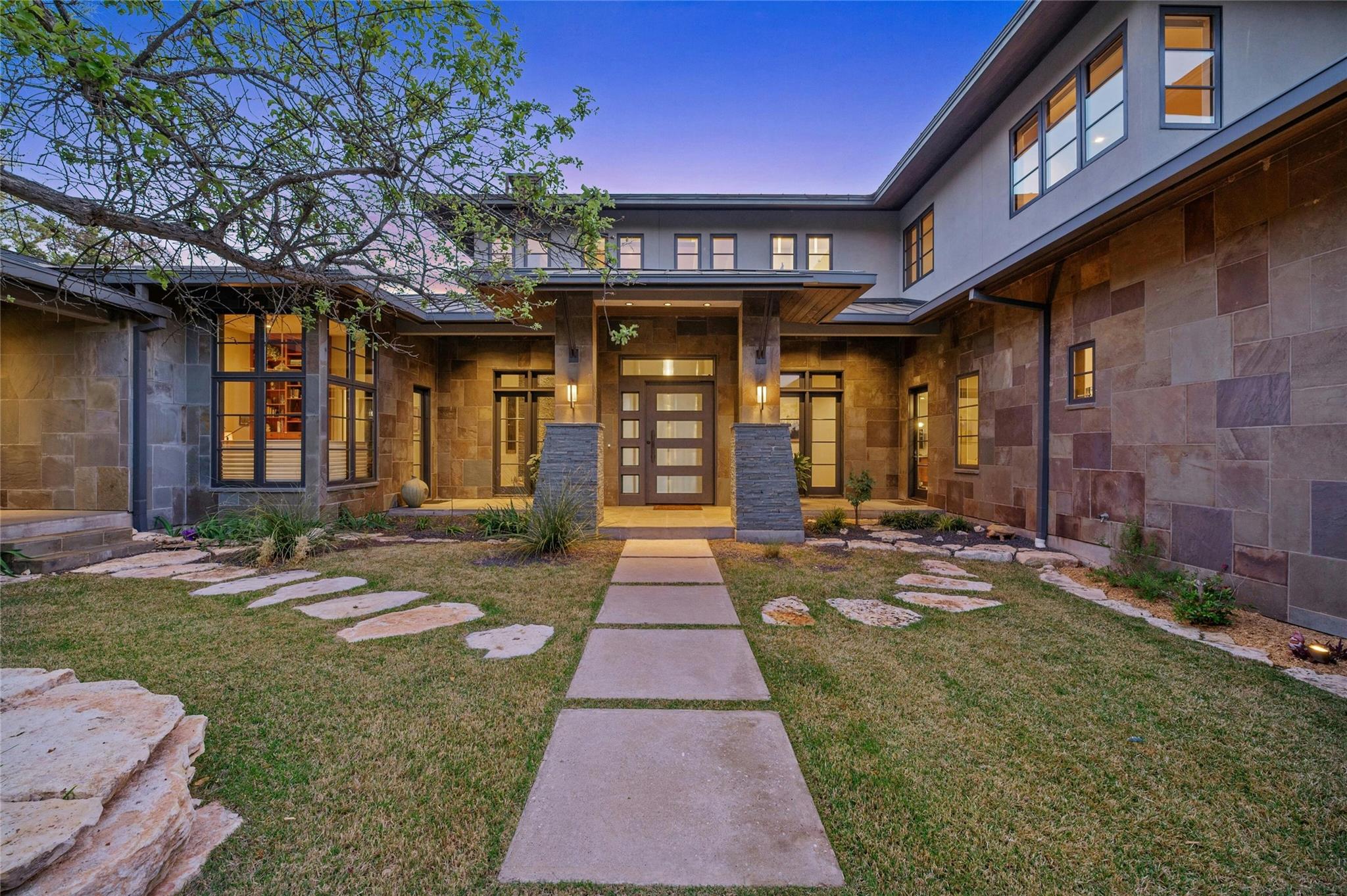 702 Crystal Mountain DR