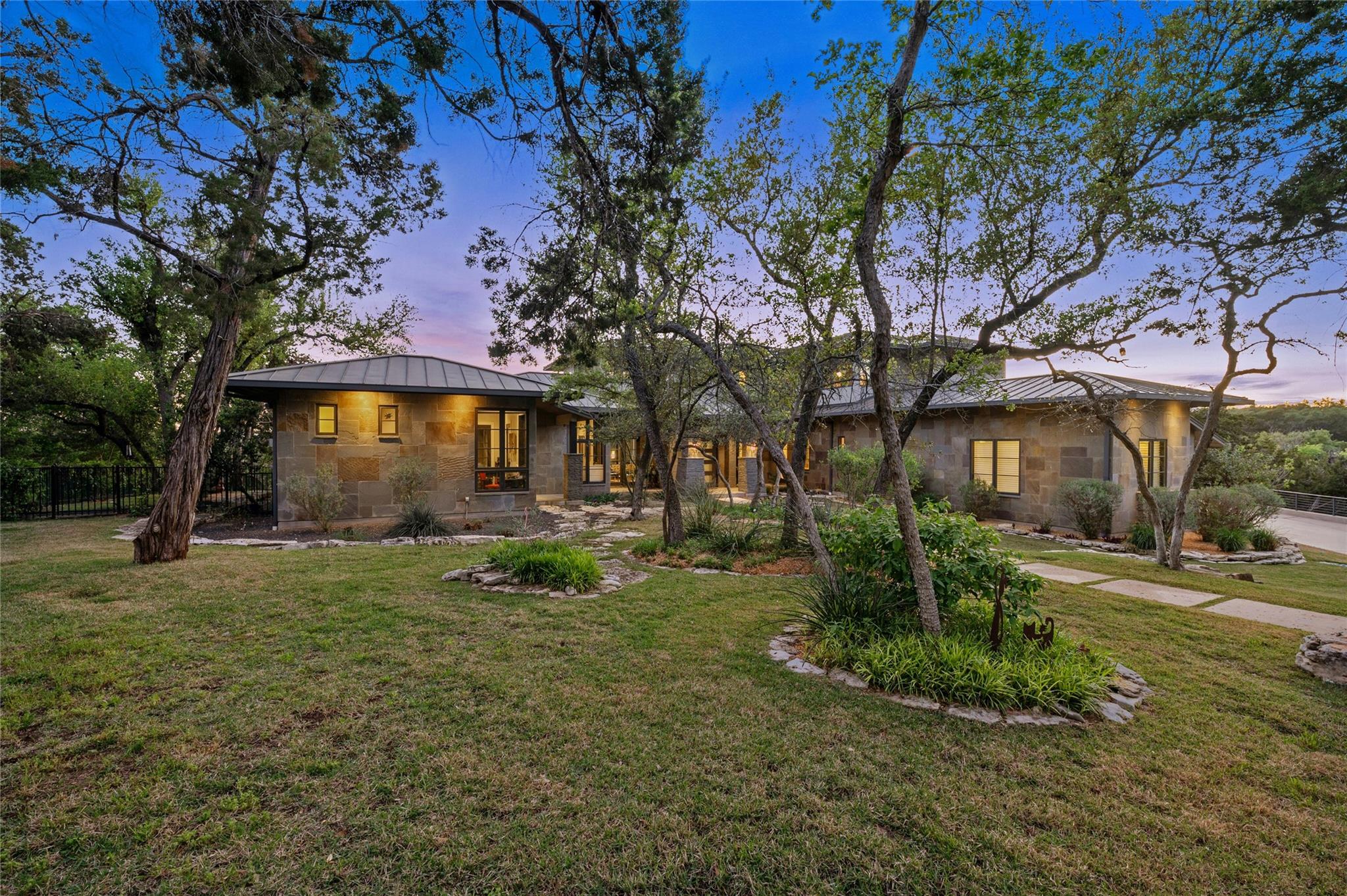 702 Crystal Mountain DR