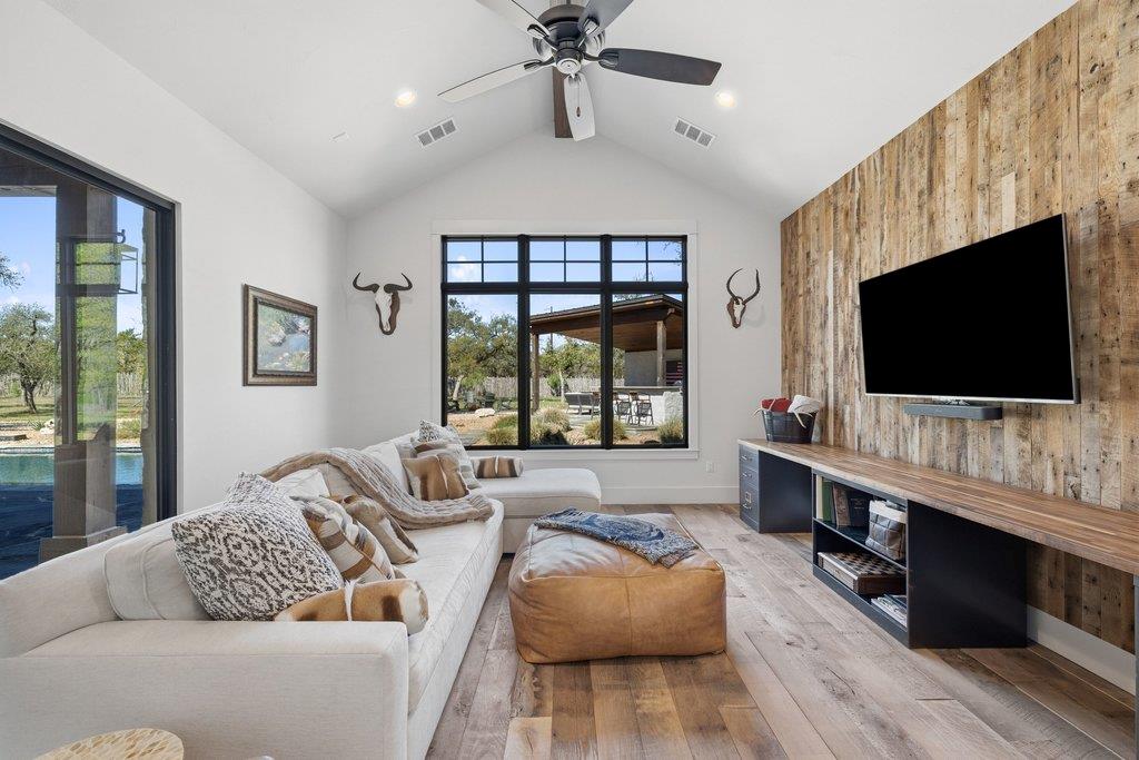 1660 Windmill Run RD