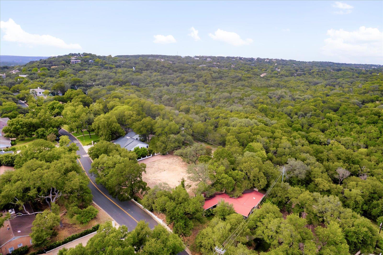 3917 Balcones DR