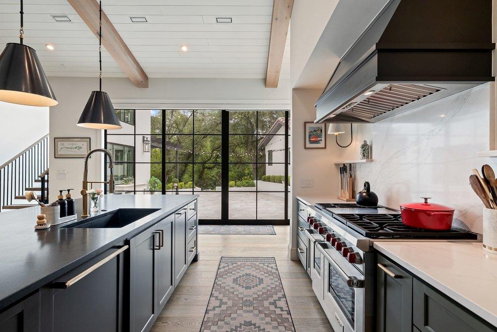 28 Club Estates PKWY
