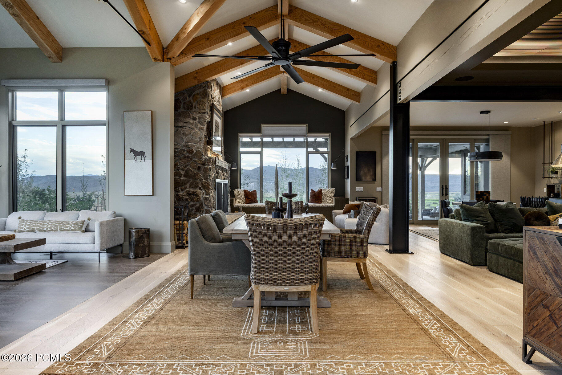 307 W Lazy Acres Lane