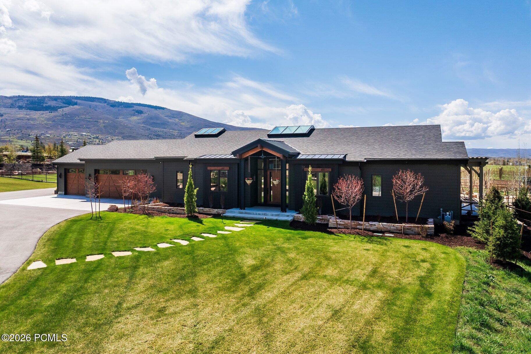 307 W Lazy Acres Lane