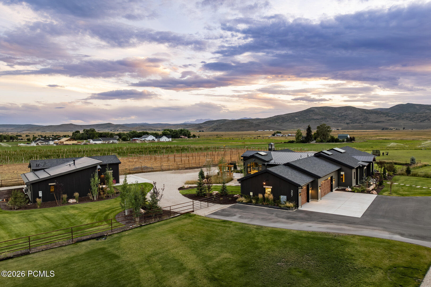 307 W Lazy Acres Lane