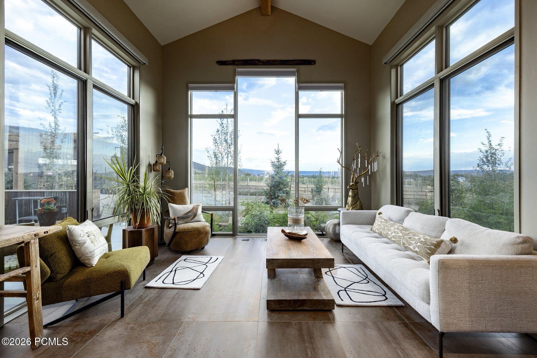 307 W Lazy Acres Lane