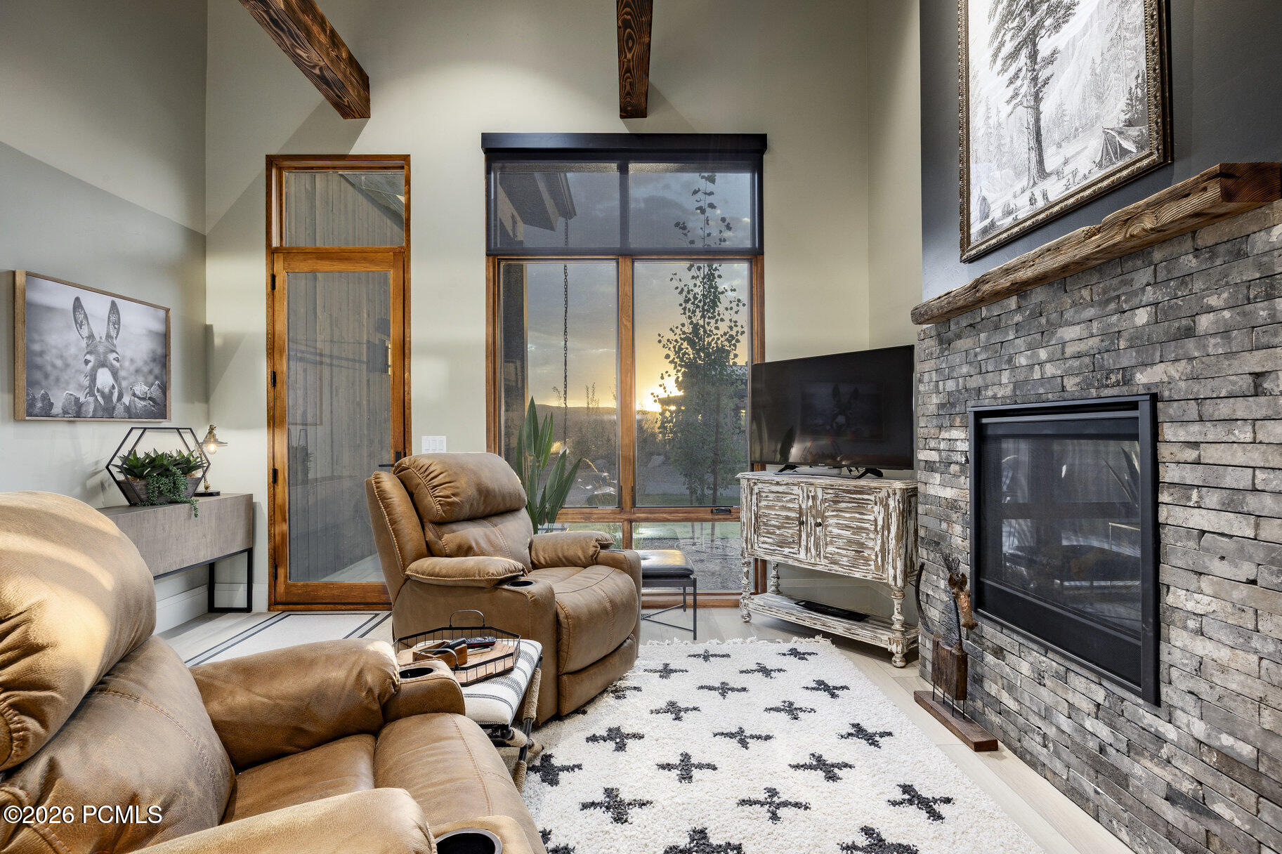 307 W Lazy Acres Lane