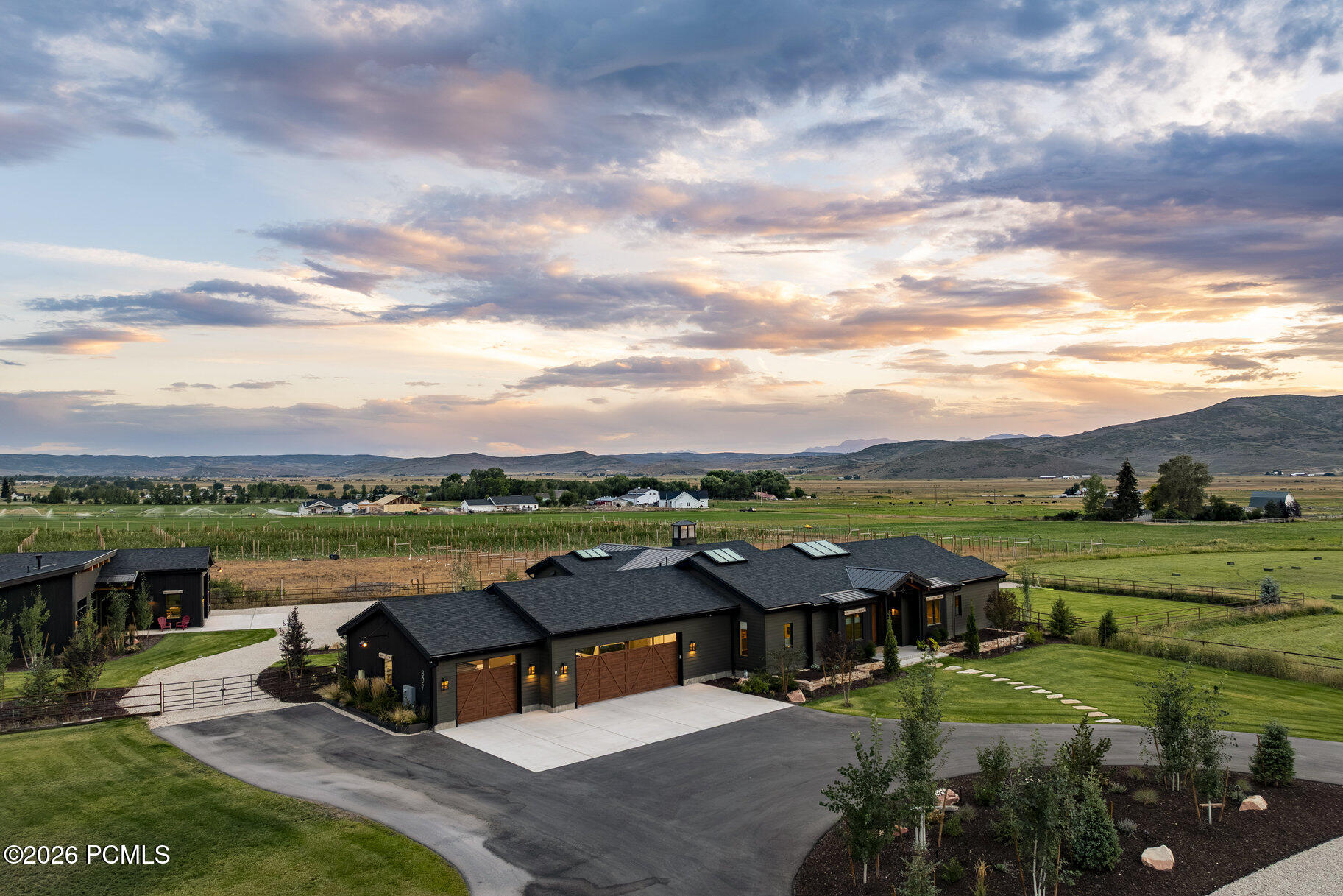 307 W Lazy Acres Lane