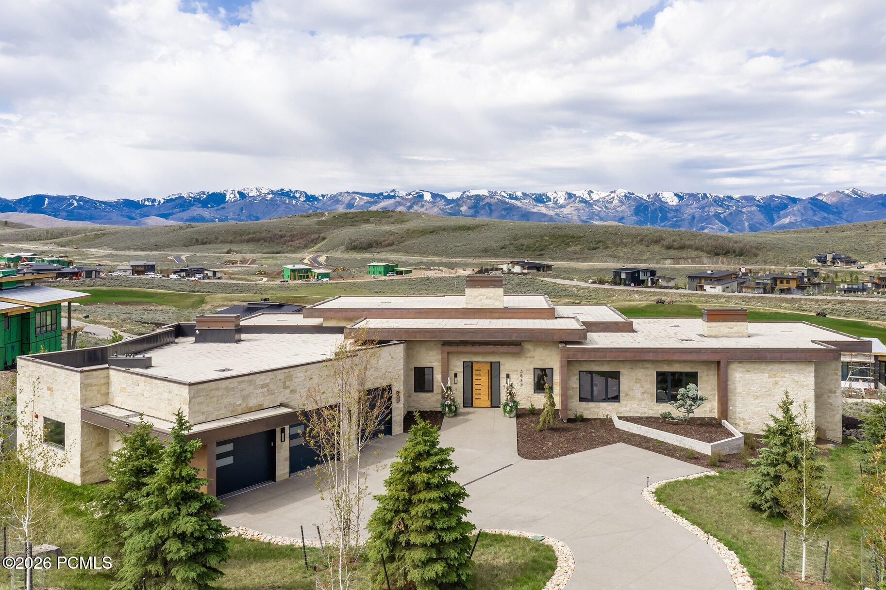 5857 Golf Club Link