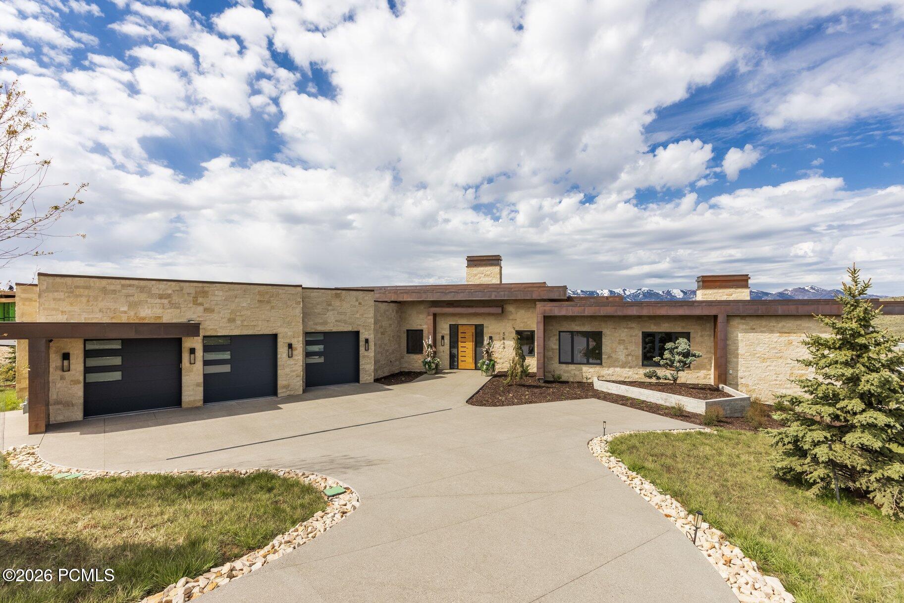5857 Golf Club Link