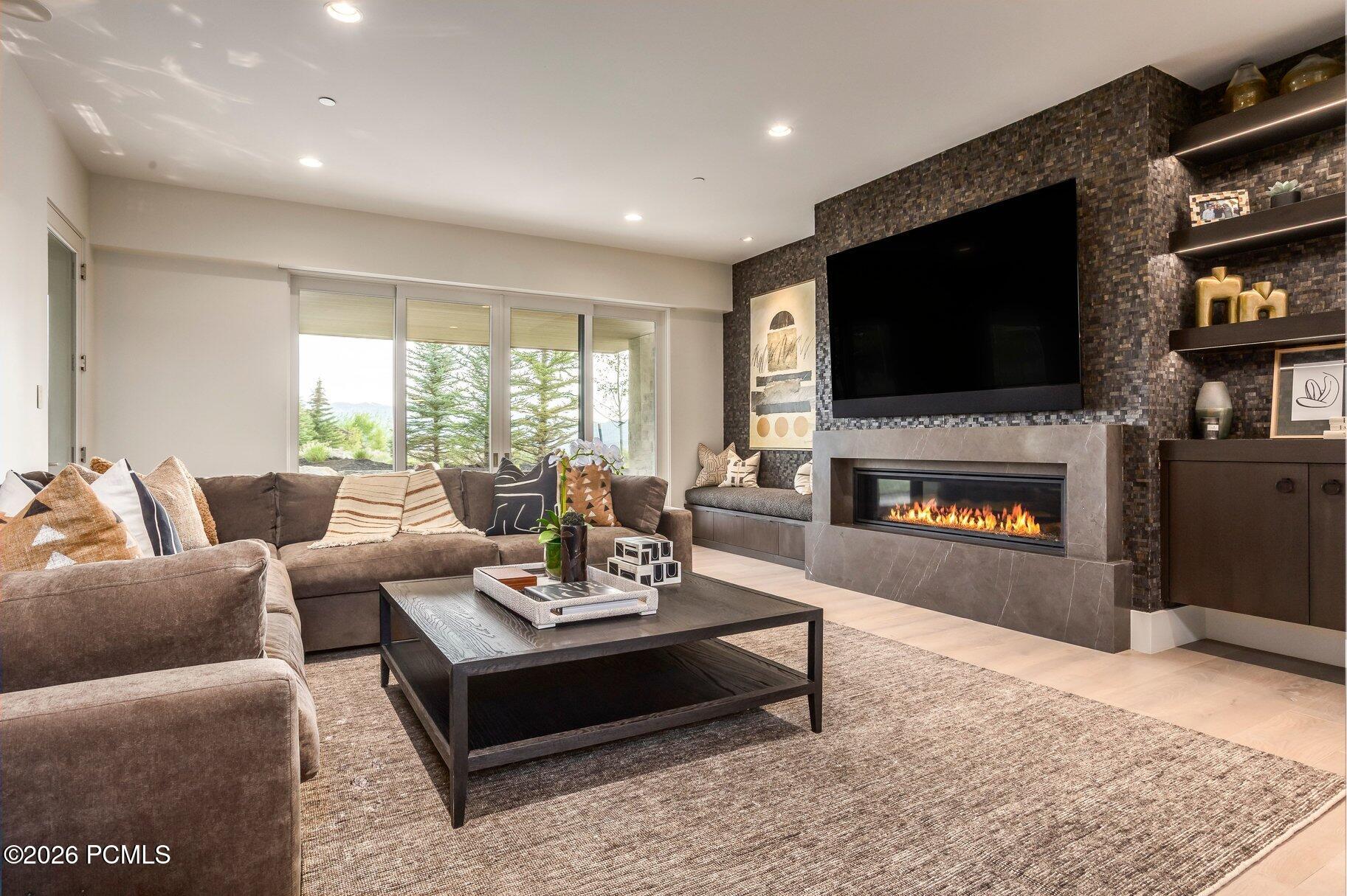 2647 E Silver Berry Court