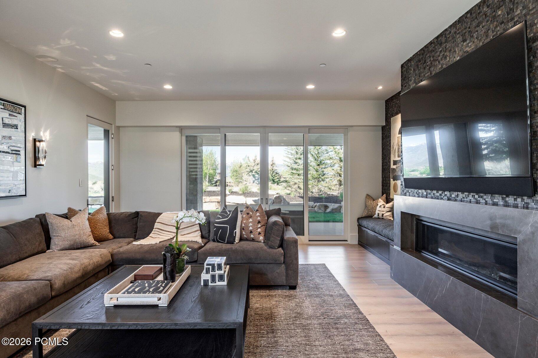 2647 E Silver Berry Court