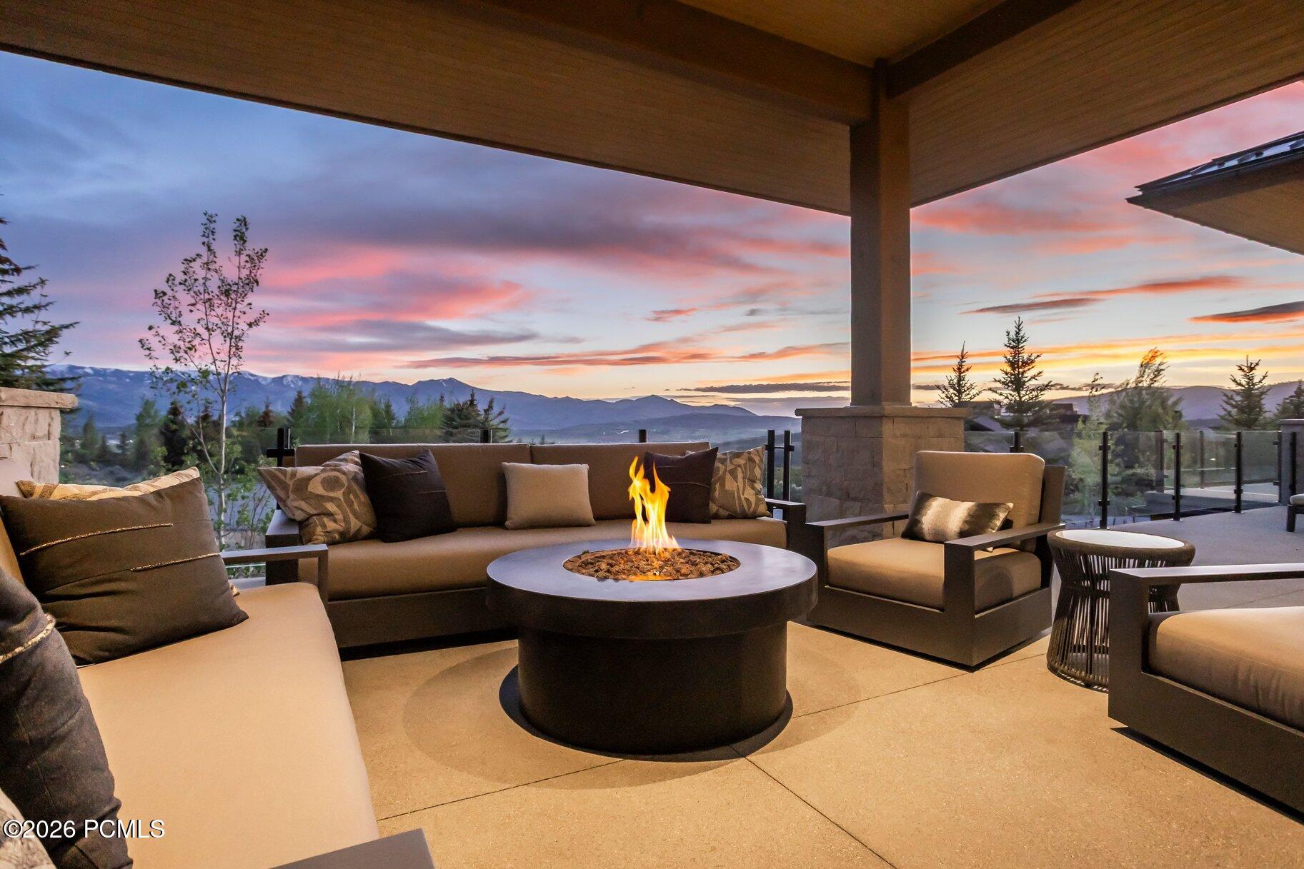 2647 E Silver Berry Court