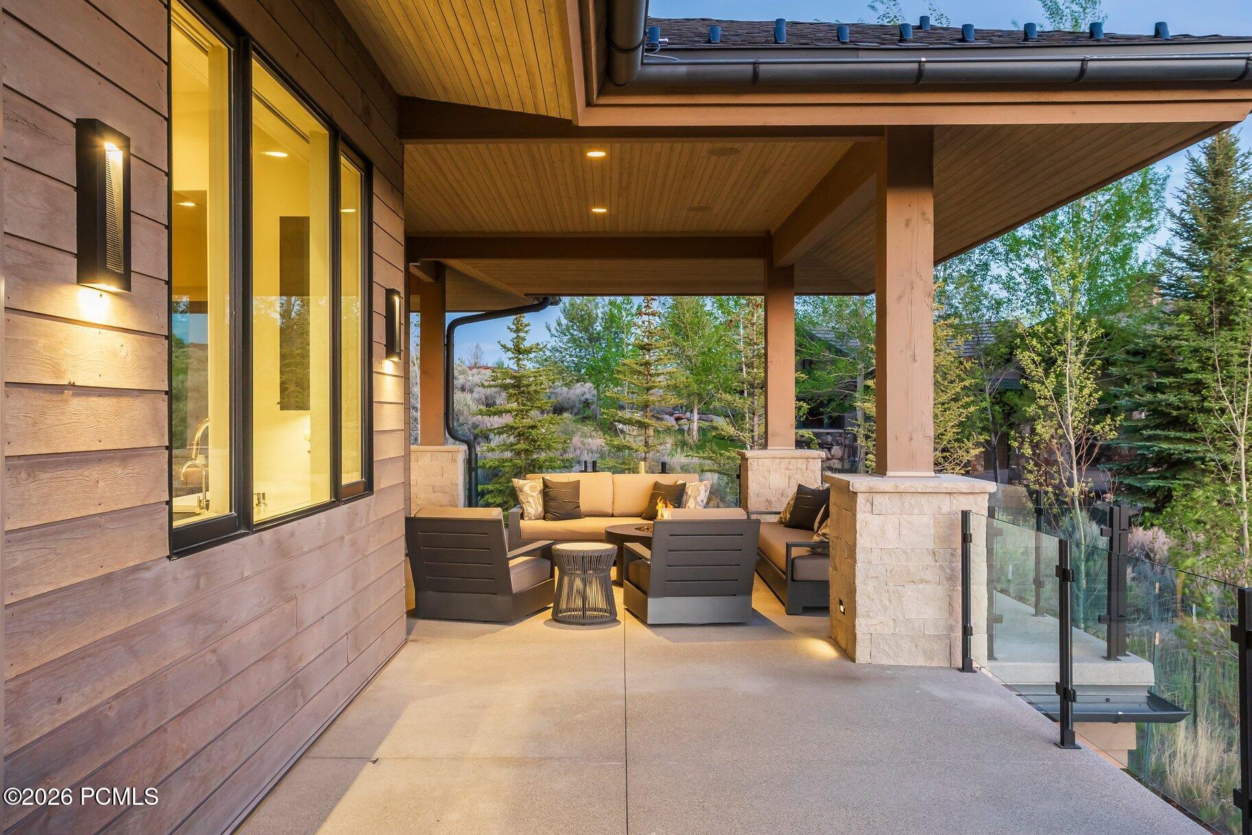 2647 E Silver Berry Court
