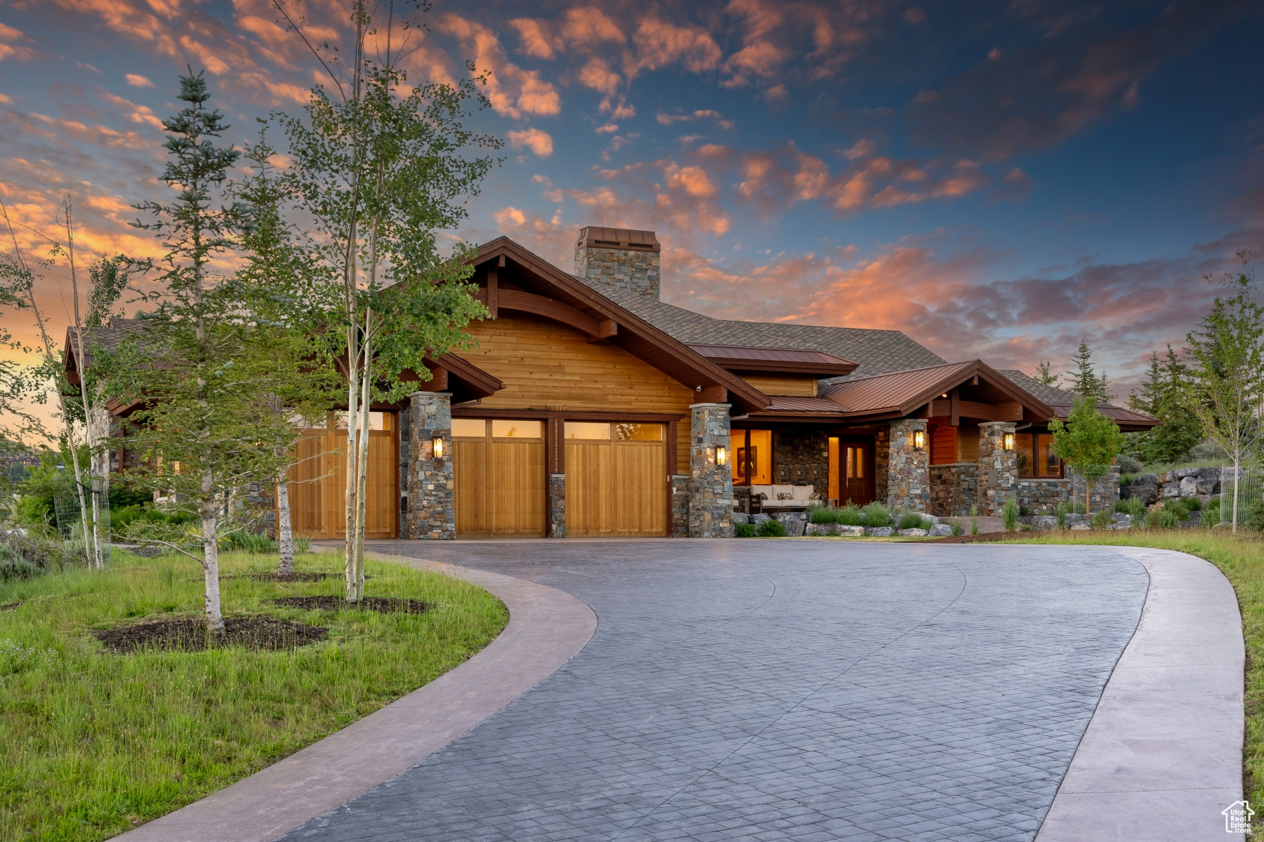 8011 N WEST HILLS TRL