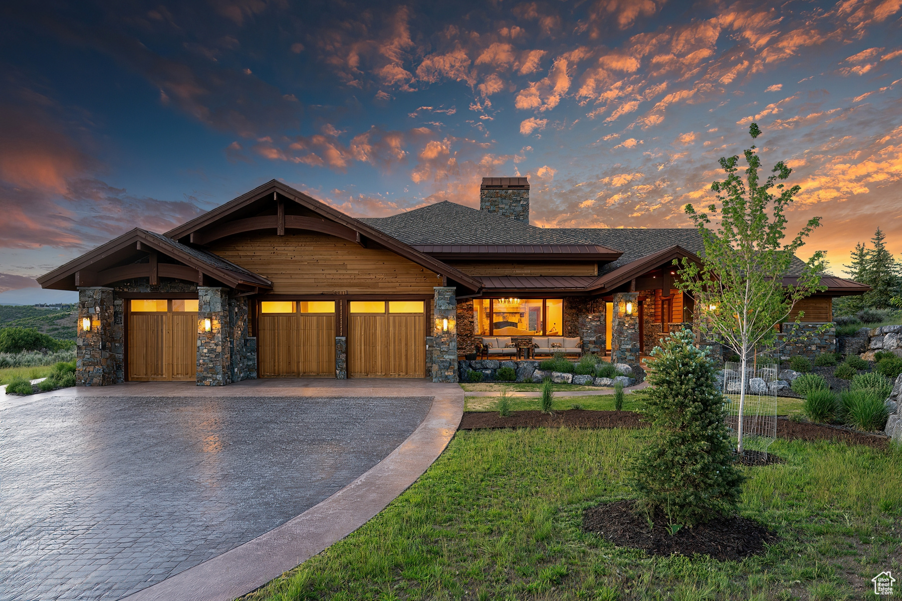 8011 N WEST HILLS TRL