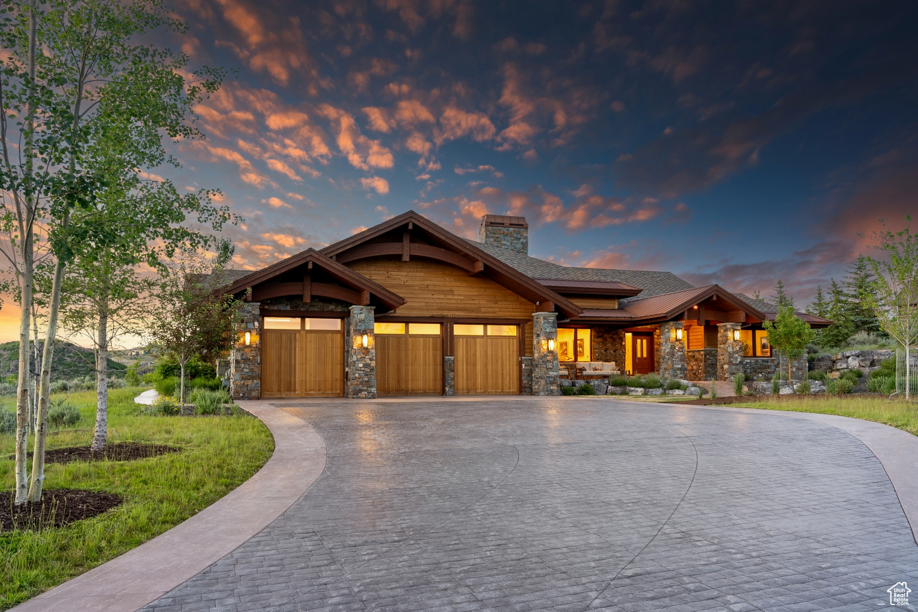 8011 N WEST HILLS TRL