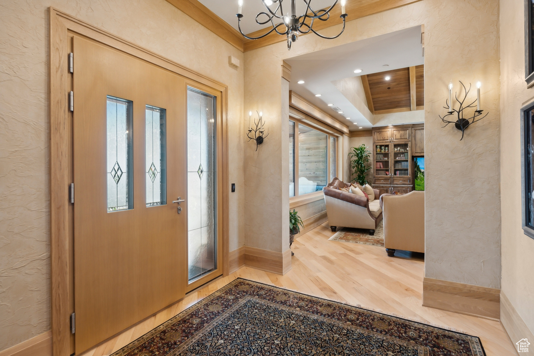 8011 N WEST HILLS TRL