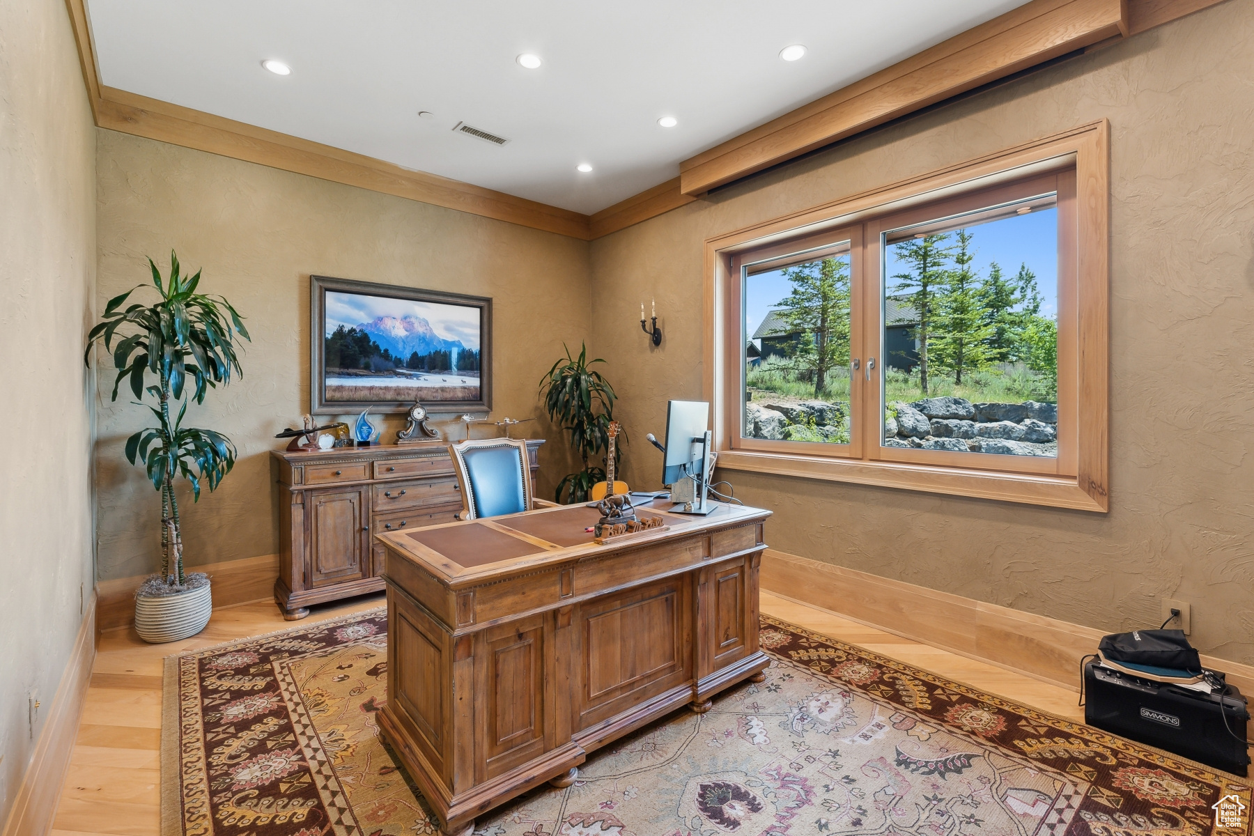 8011 N WEST HILLS TRL