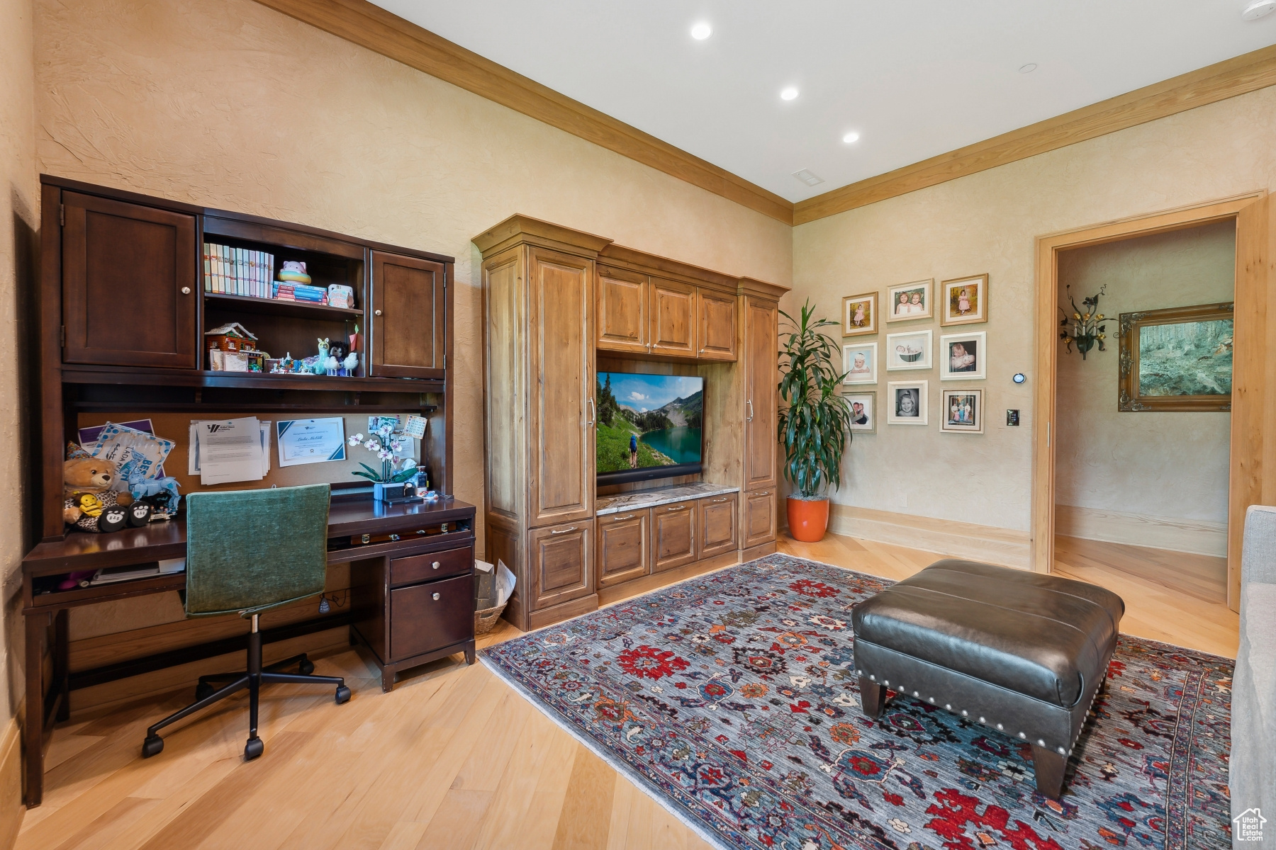 8011 N WEST HILLS TRL