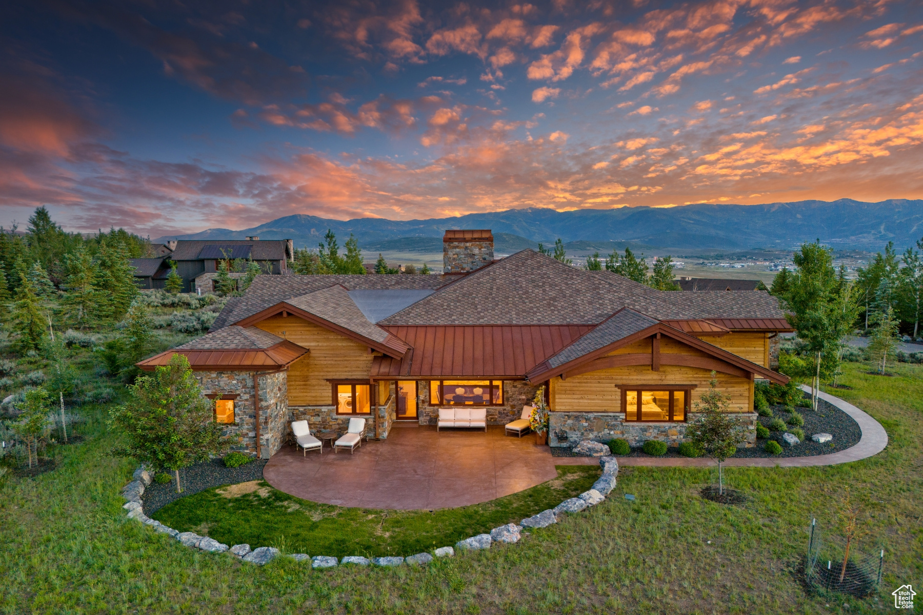 8011 N WEST HILLS TRL