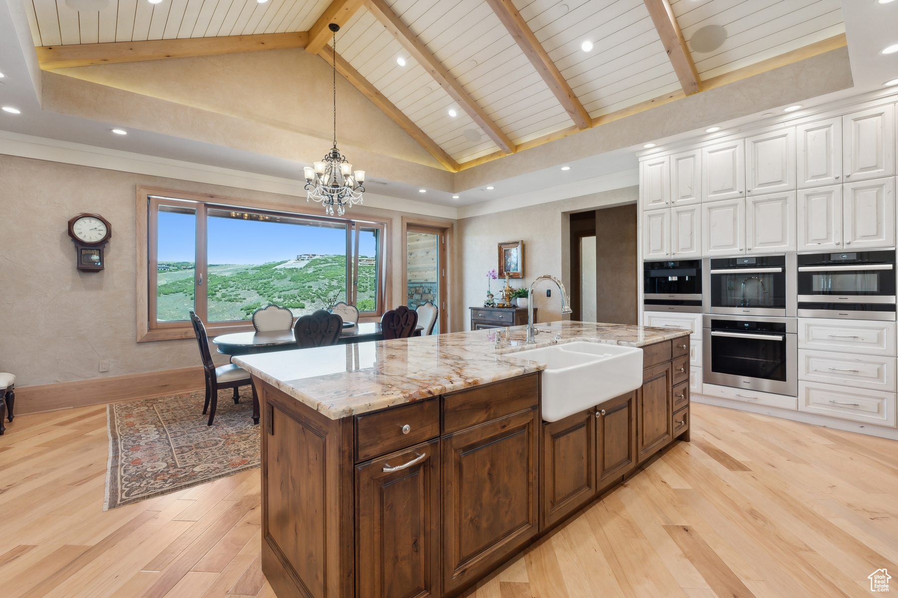 8011 N WEST HILLS TRL