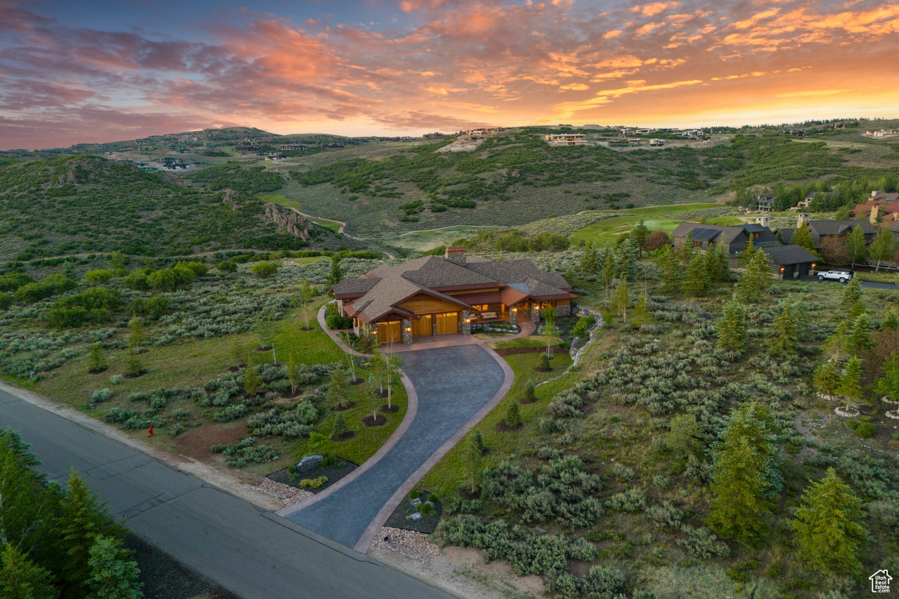 8011 N WEST HILLS TRL