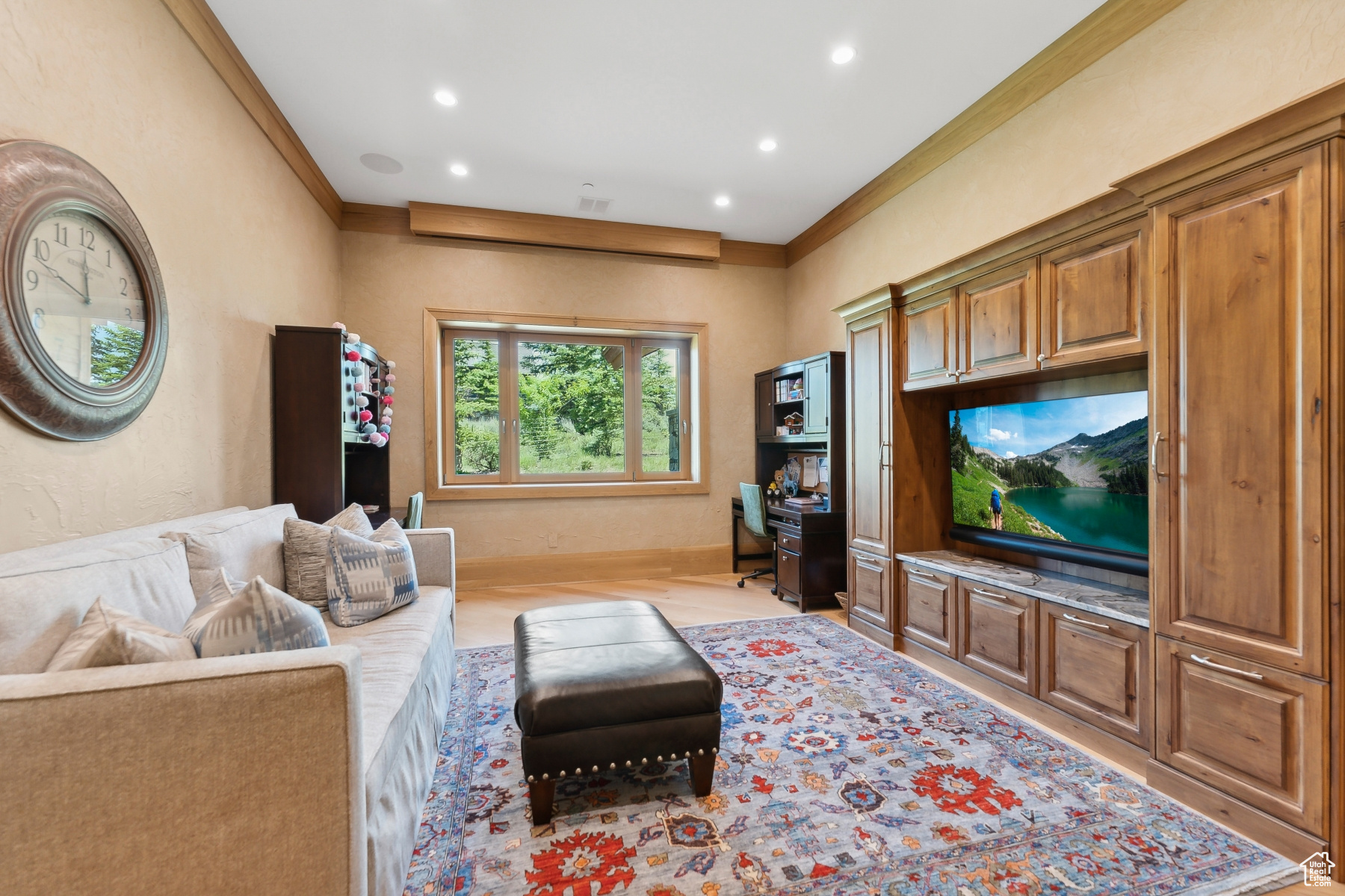 8011 N WEST HILLS TRL