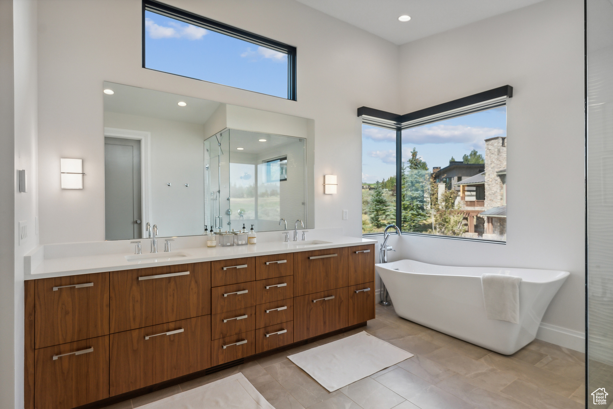3191 E WESTVIEW TRL #28