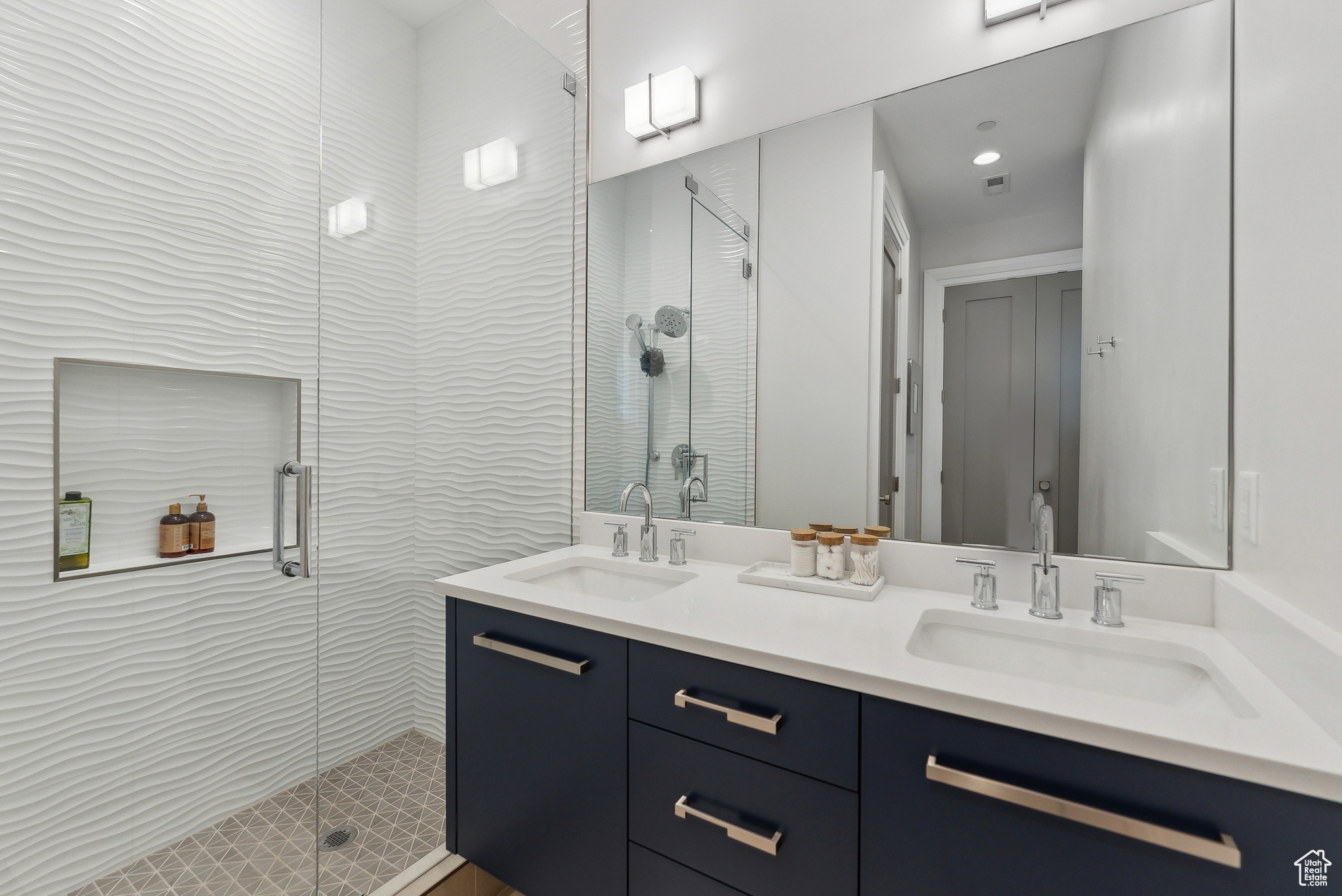 3191 E WESTVIEW TRL #28