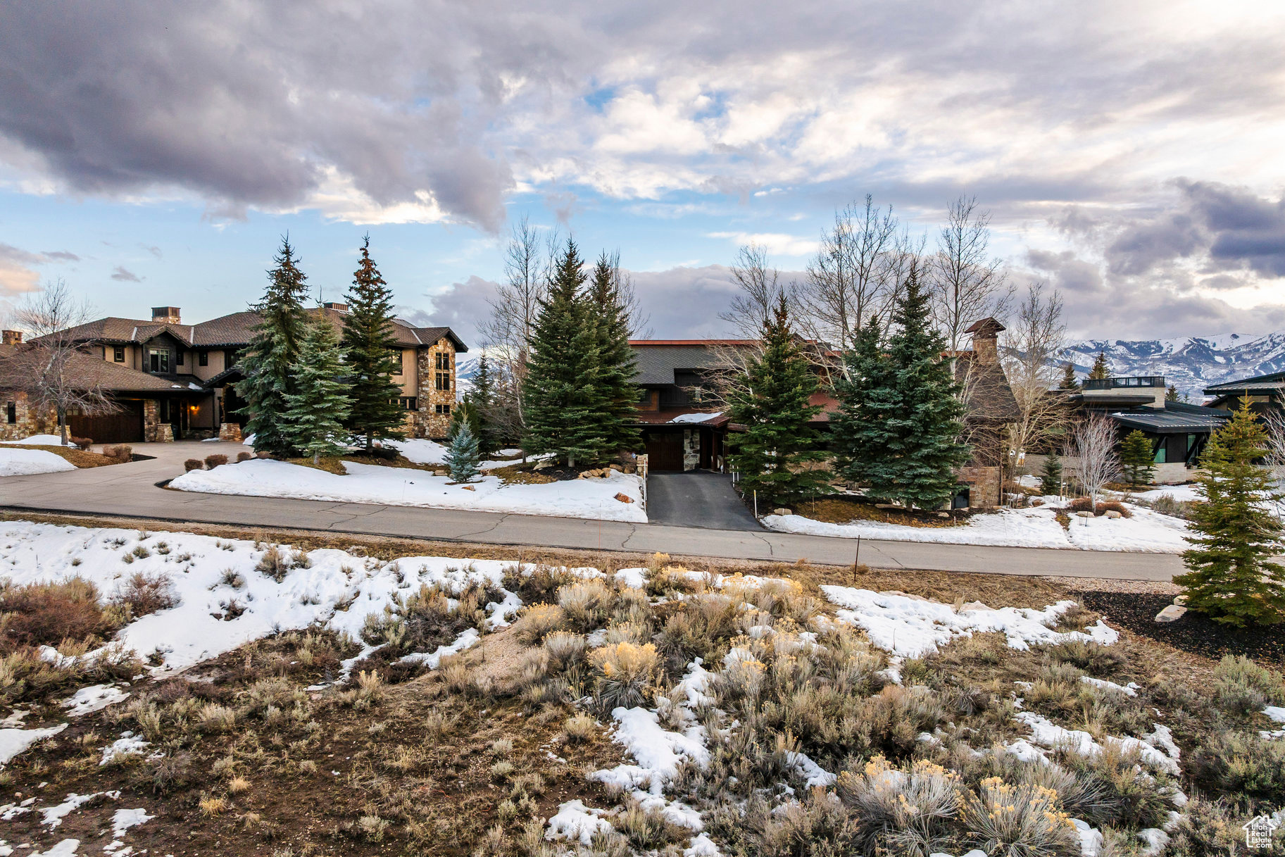 2350 E WESTVIEW TRL Unit: 32