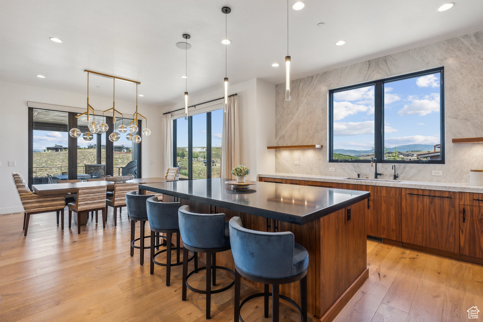 6731 GOLDEN BEAR LOOP