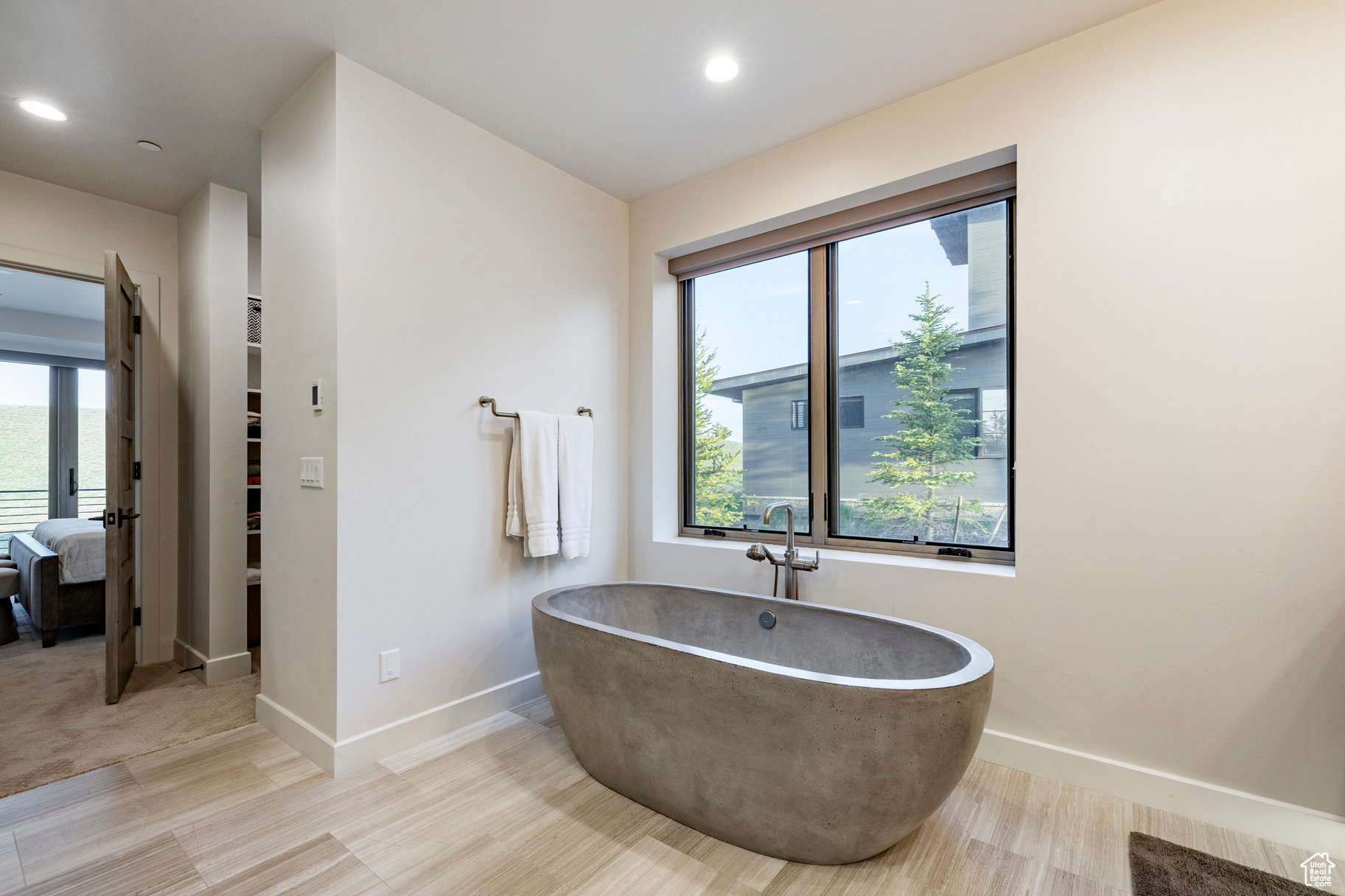 6836 GOLDEN BEAR LOOP