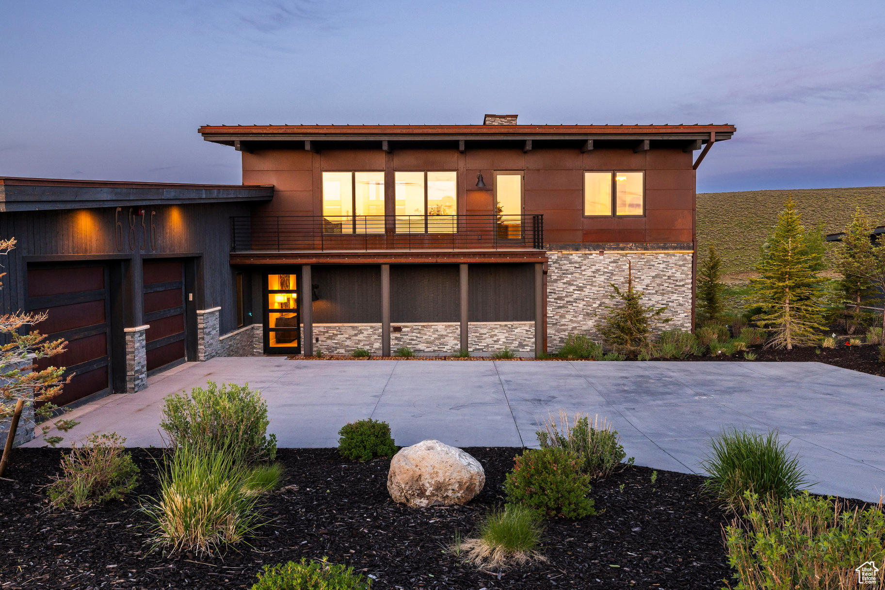 6836 GOLDEN BEAR LOOP