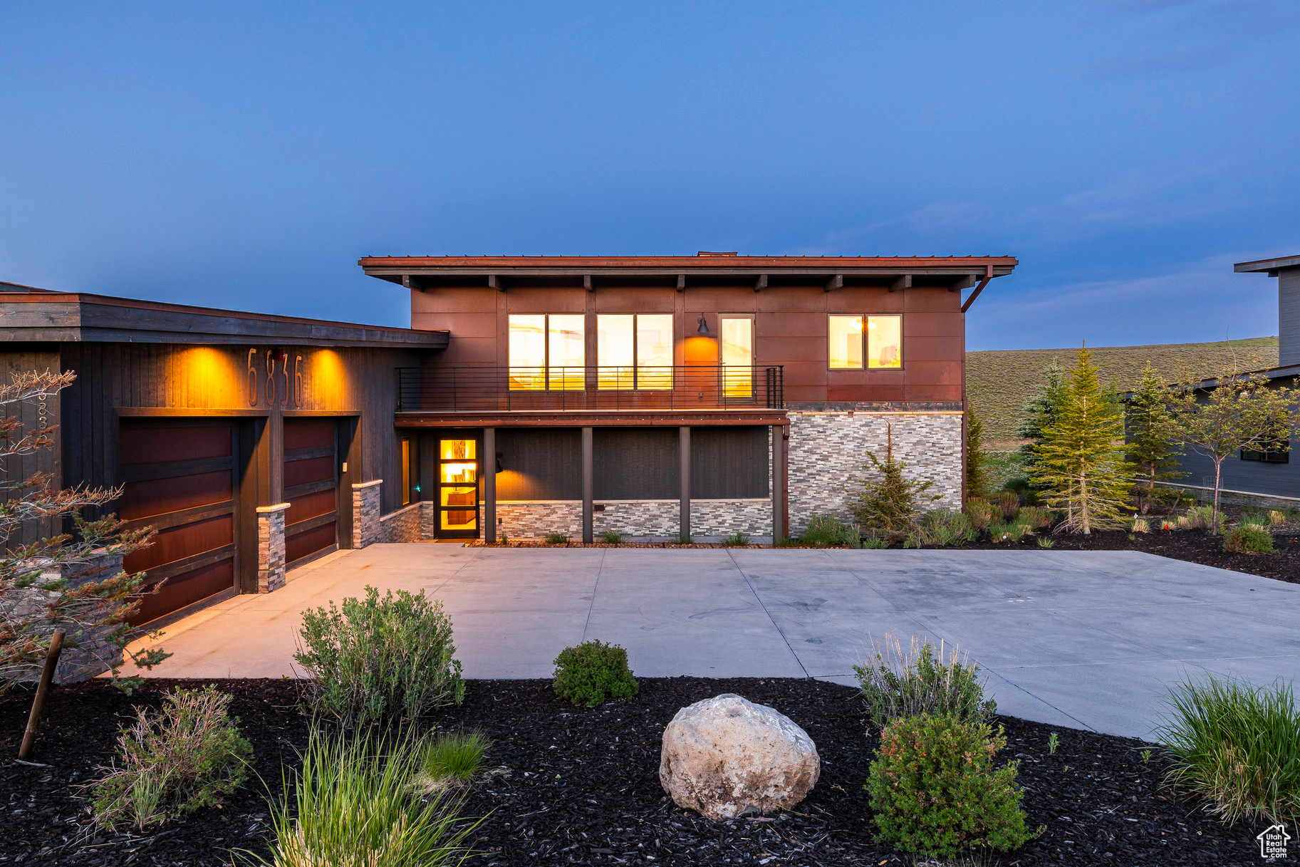 6836 GOLDEN BEAR LOOP