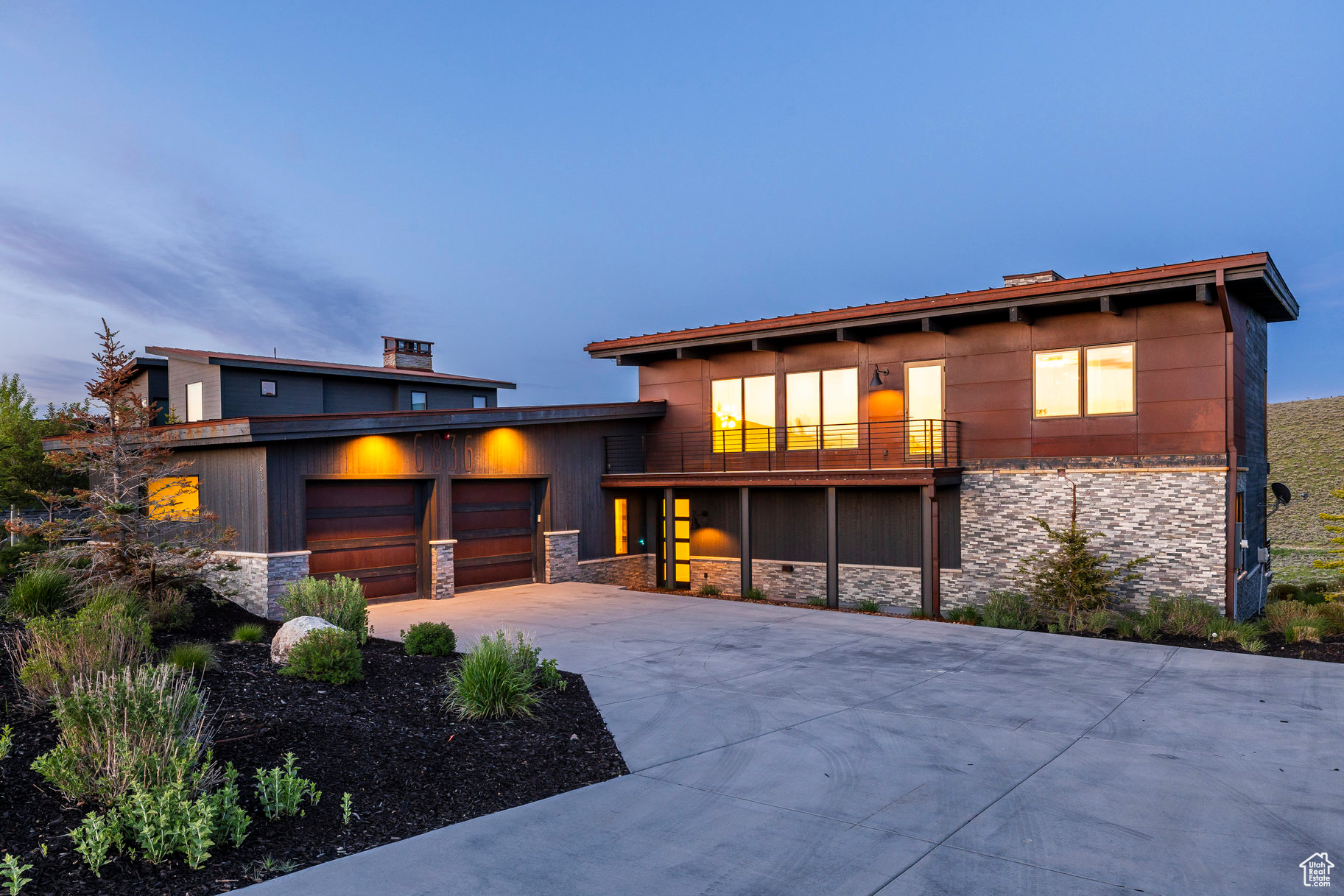 6836 GOLDEN BEAR LOOP
