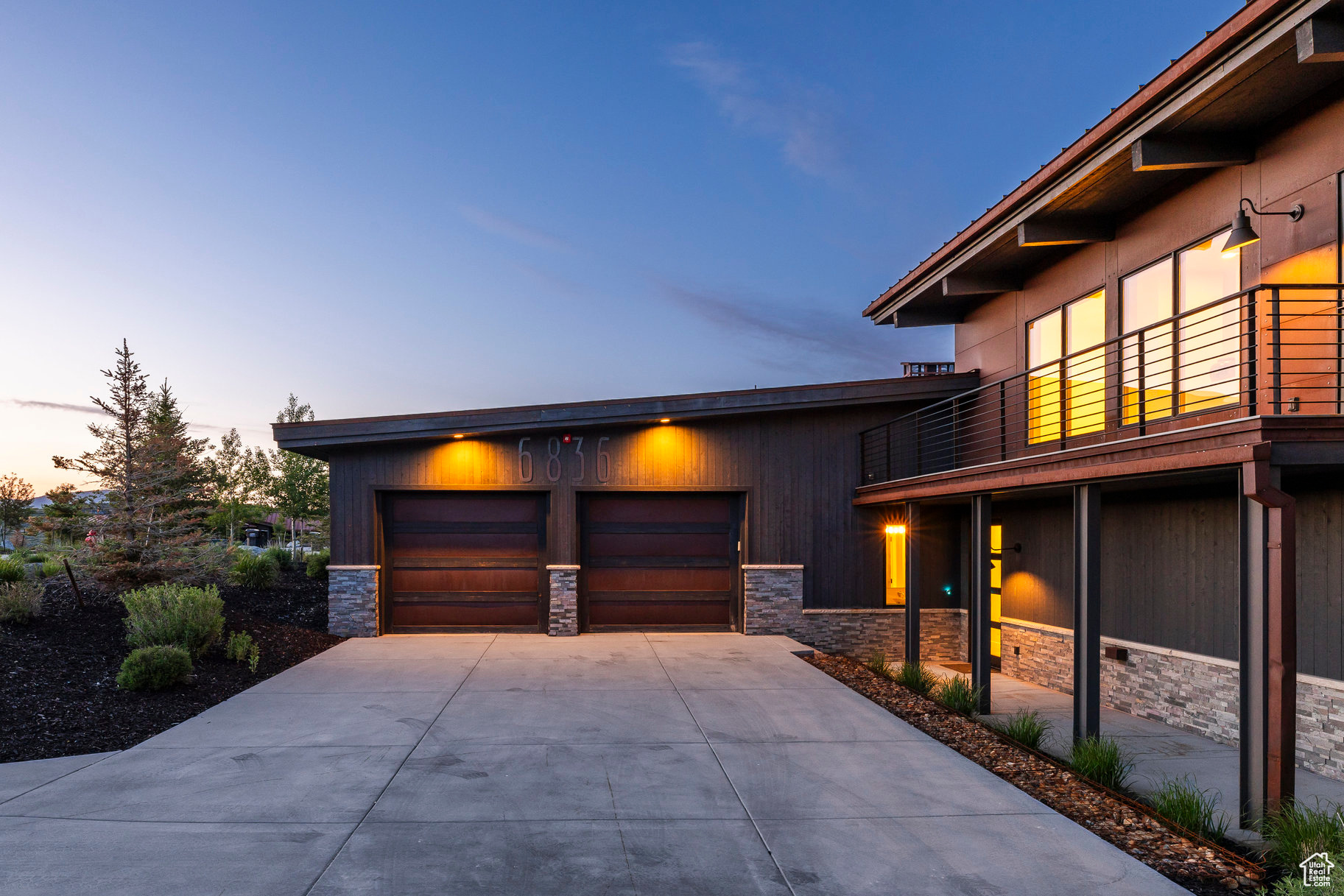 6836 GOLDEN BEAR LOOP
