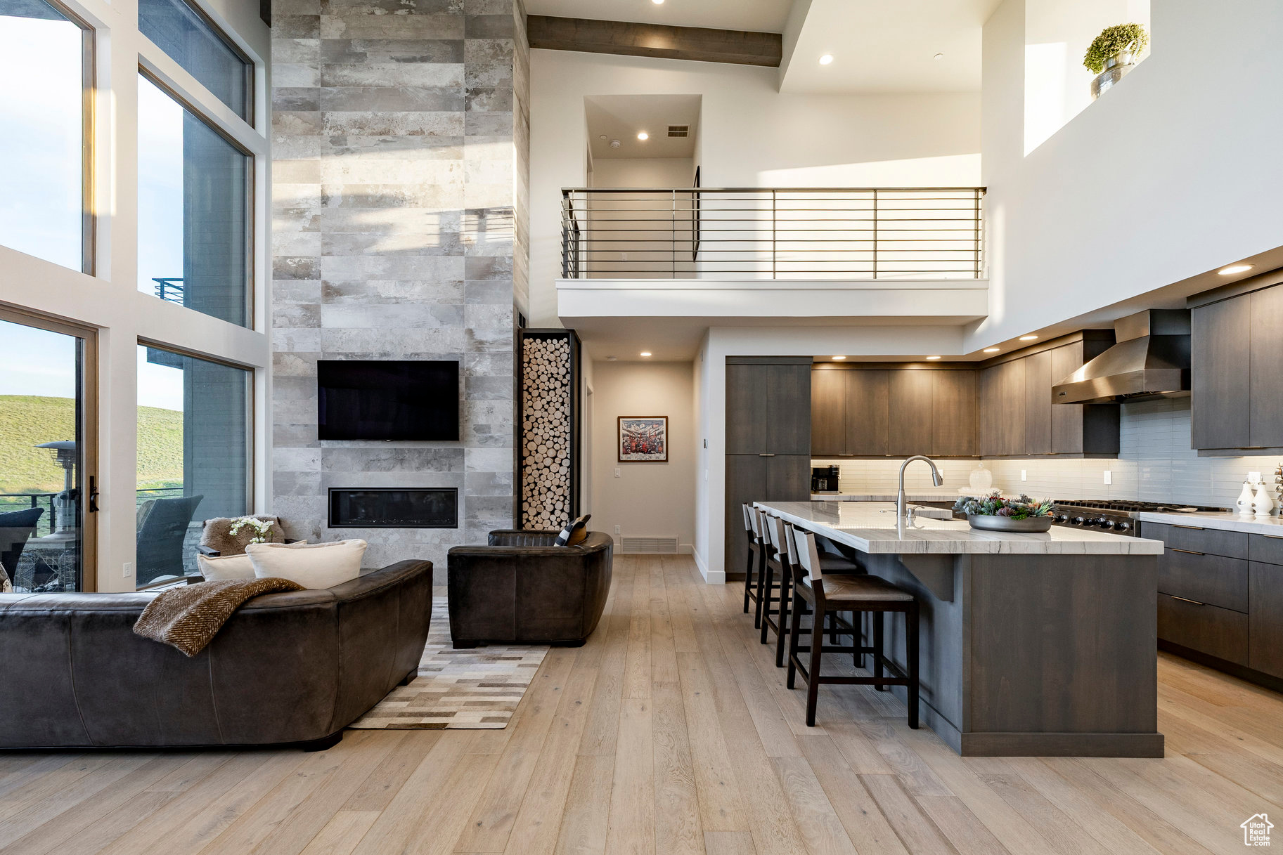 6836 GOLDEN BEAR LOOP