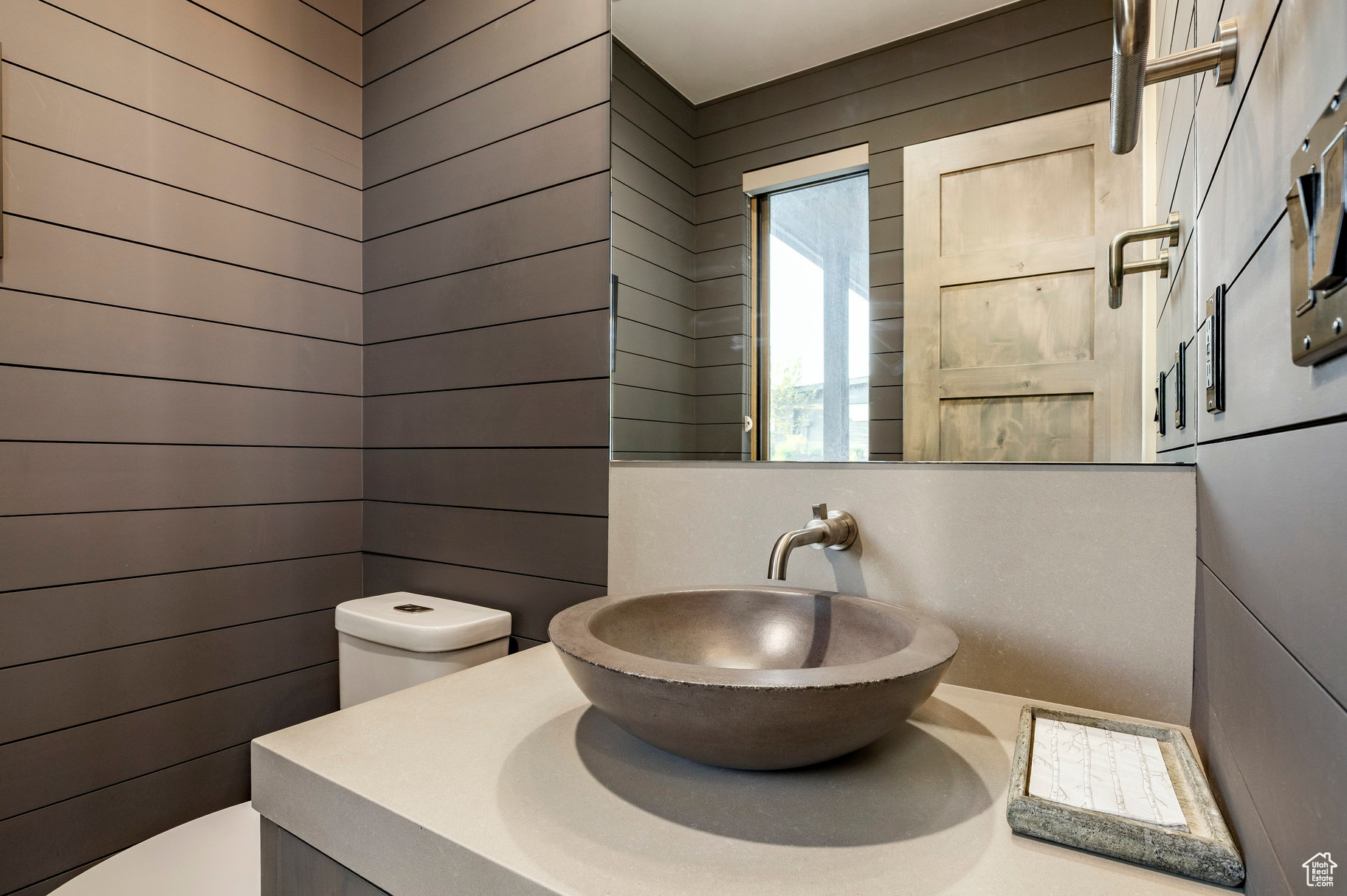 6836 GOLDEN BEAR LOOP
