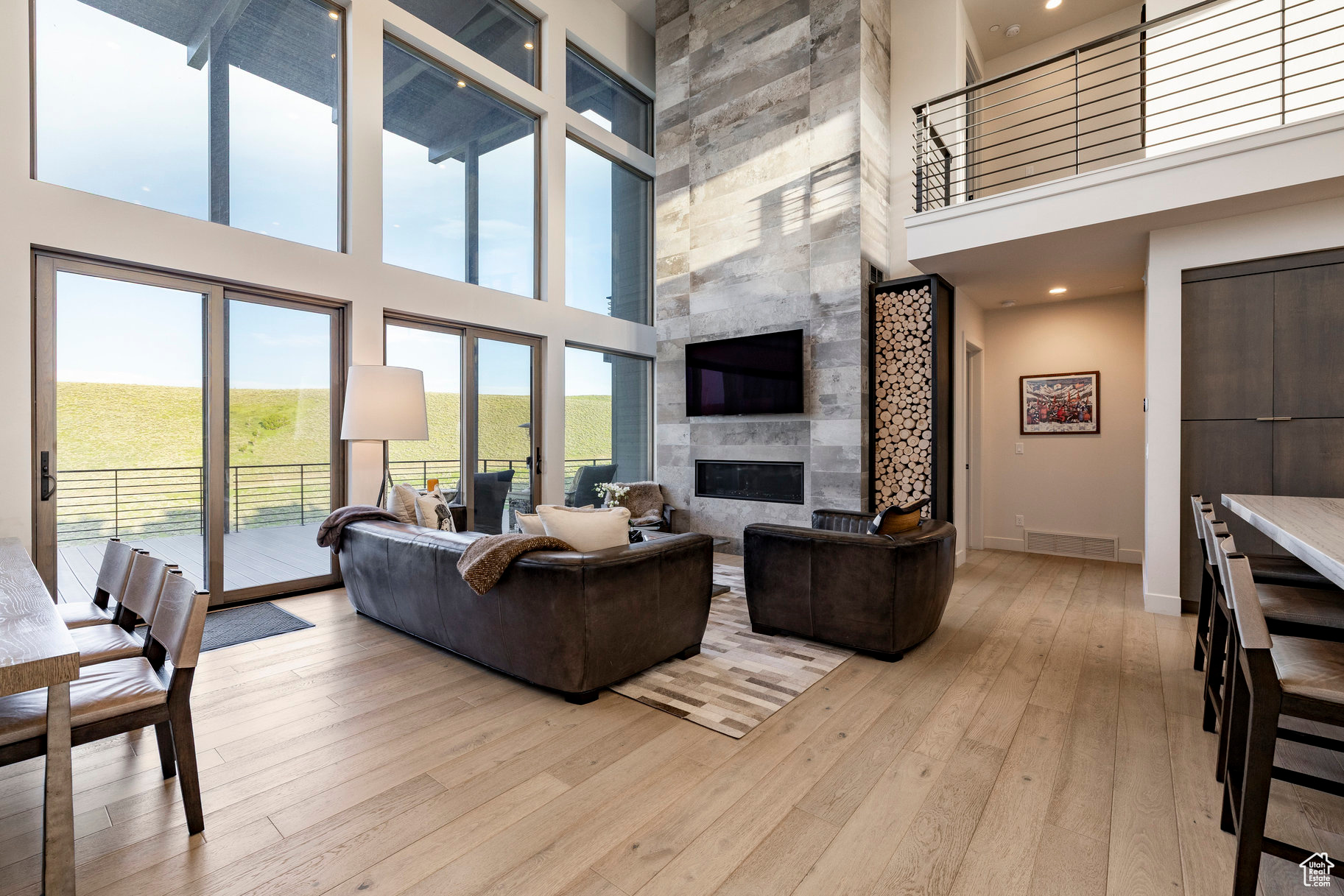 6836 GOLDEN BEAR LOOP
