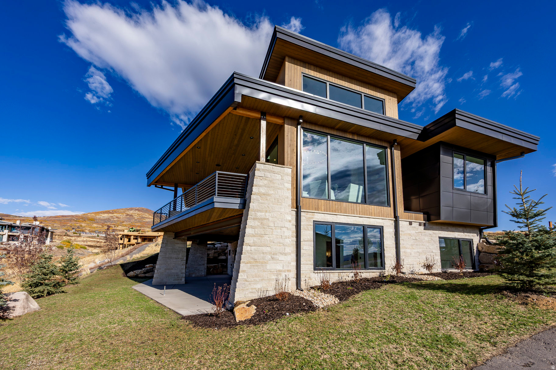 1717 W CENTAUR CT